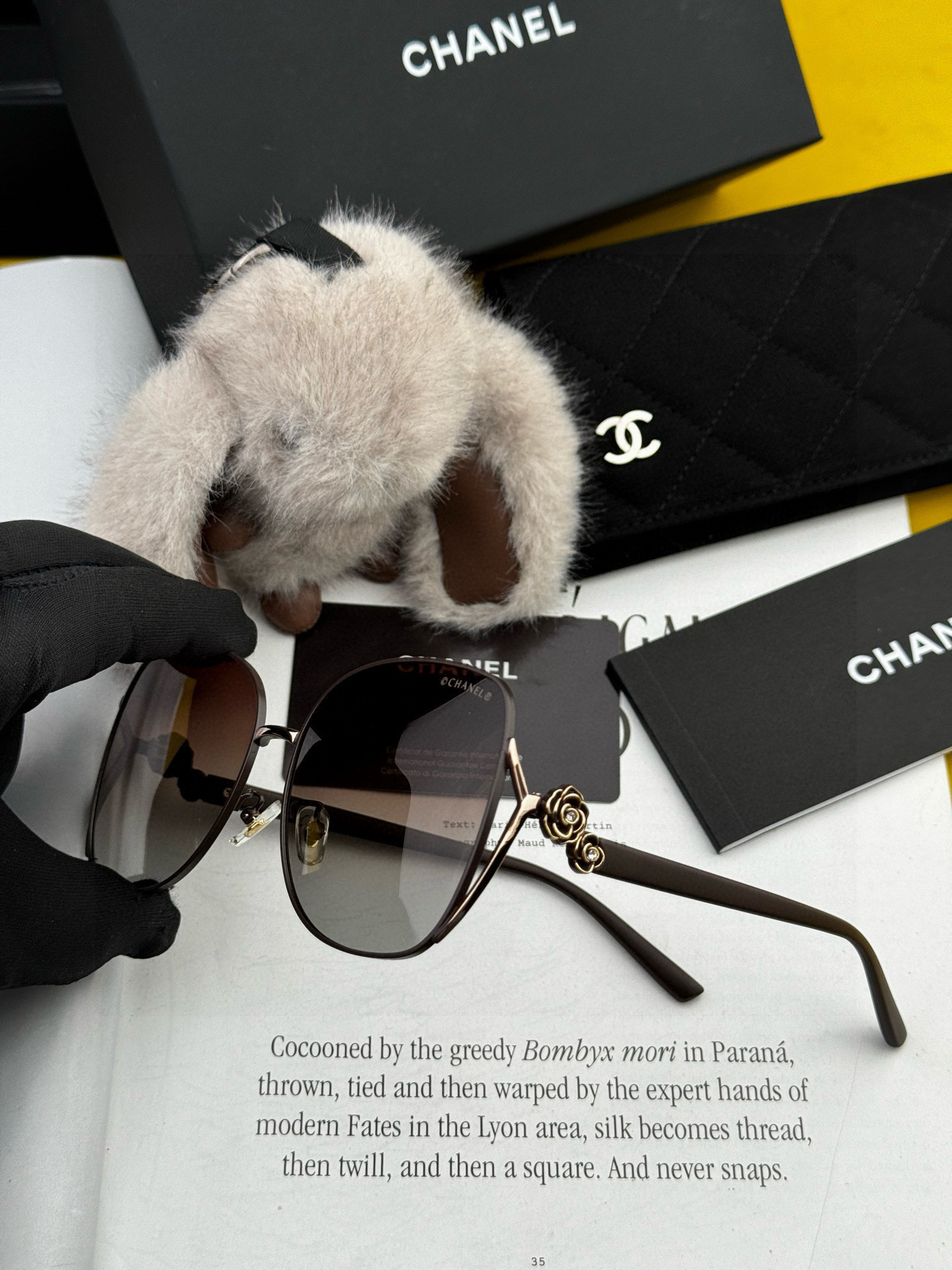  【CHANEL】香奈儿 2025新款山茶花潮流爆款 时尚圆框高清偏光太阳镜 佩戴舒适 网红潮款墨镜  