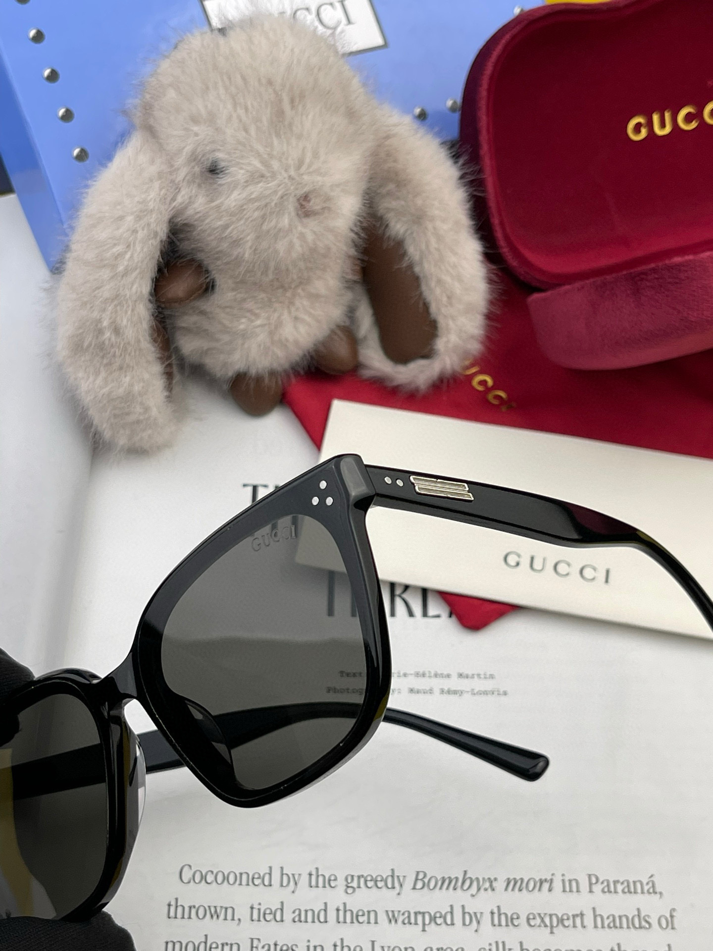  GUCCI2025开春新款一体镜 小框太阳镜男女同款 😎 
爆款大框尼龙太阳镜 超逼格超酷 
镜腿品牌