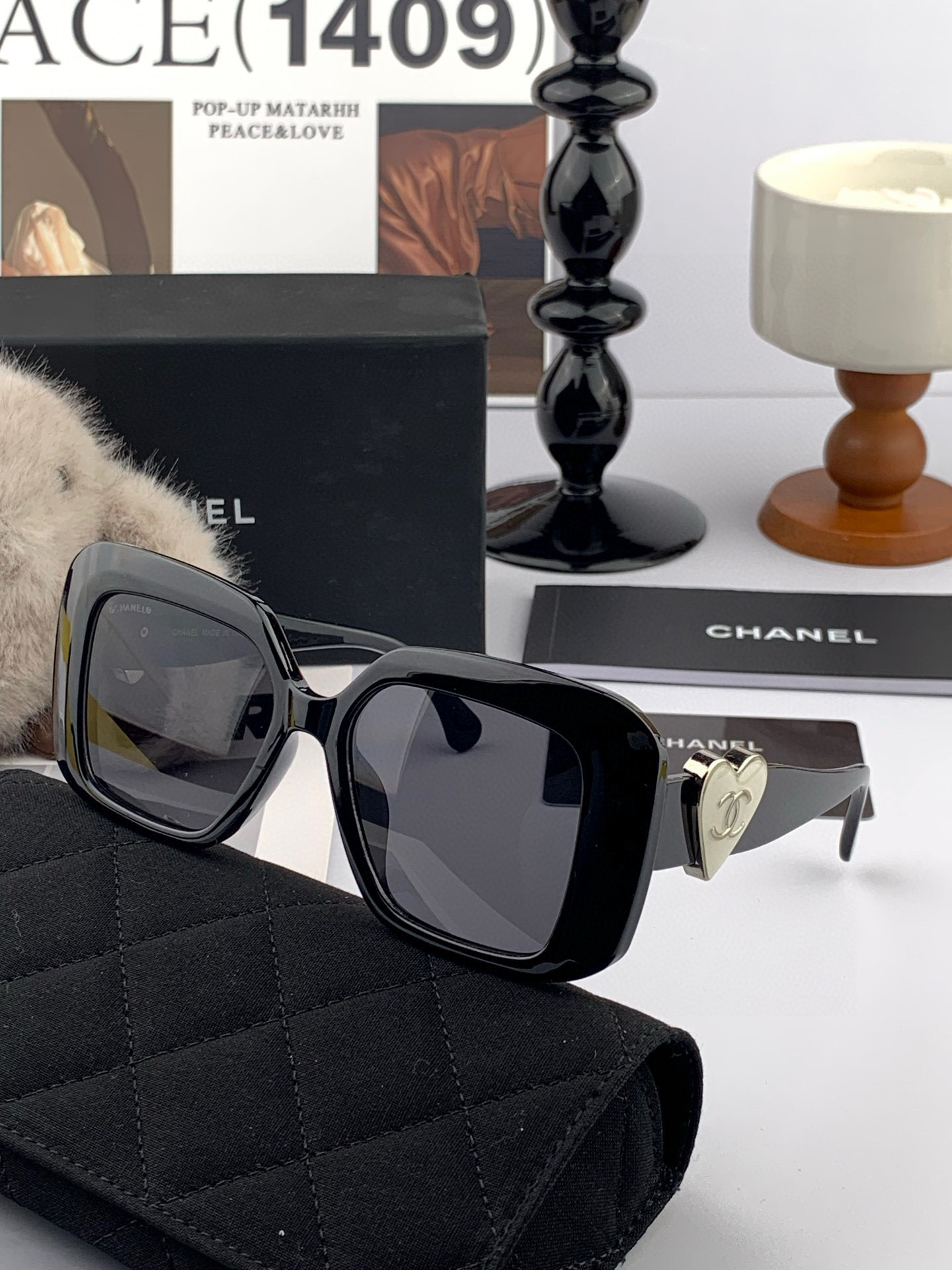    新品CHANEL 香奈儿太阳镜以独特魅力和前卫风格诠释春夏最新眼镜，质感超好佩带舒适 型号：CH8