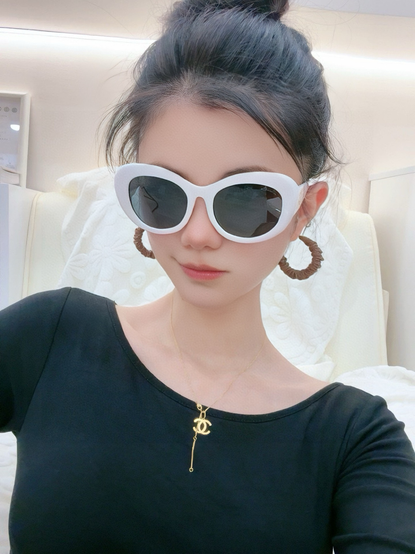    新品CHANEL 香奈儿太阳镜以独特魅力和前卫风格诠释春夏最新眼镜，质感超好佩带舒适 型号：CH0