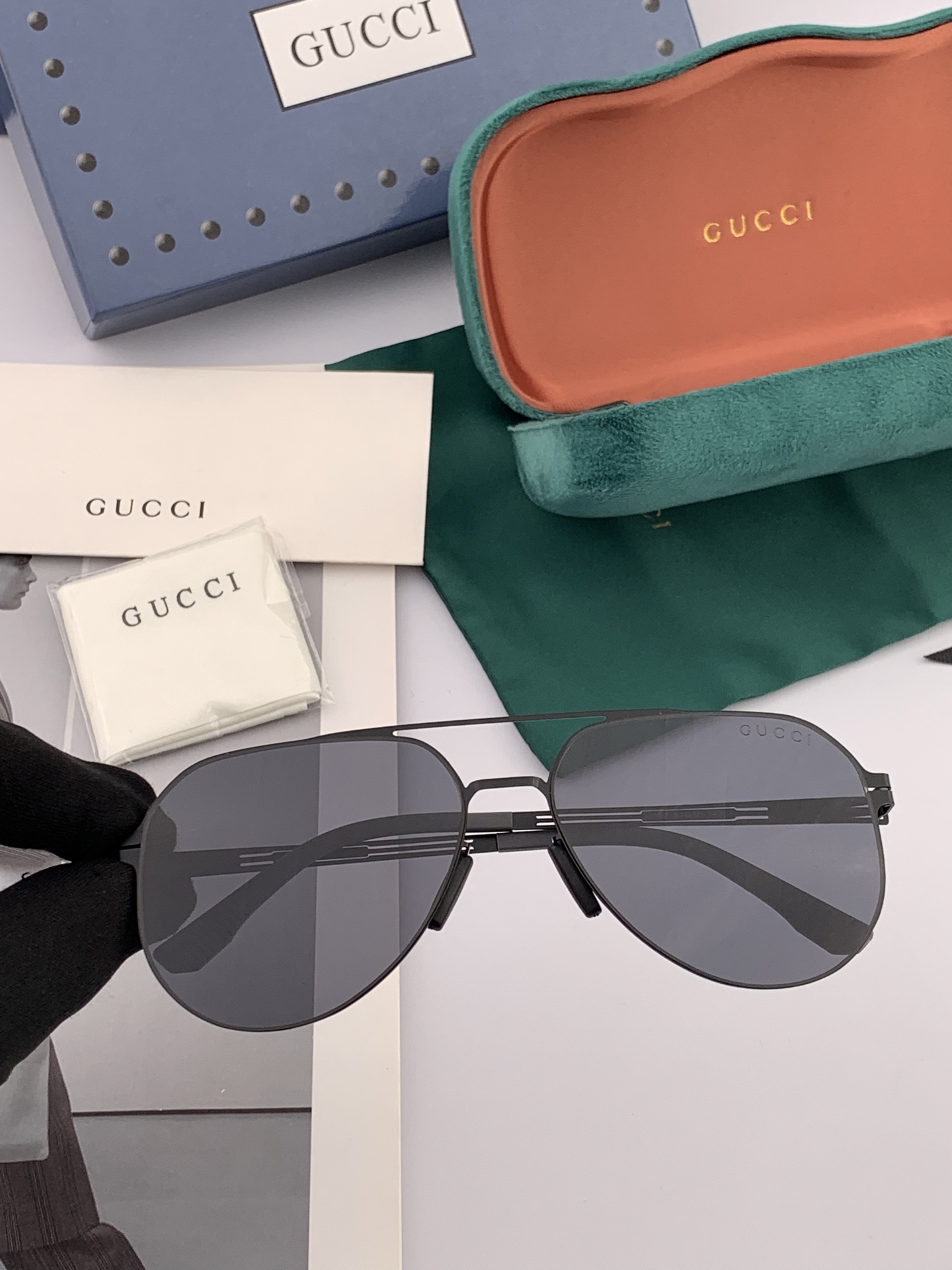 ♦️ GUCCI 2025新款男女情侣款太阳镜多边形墨镜iP电镀永不褪色 超轻超有弹性整幅眼镜无螺丝重要