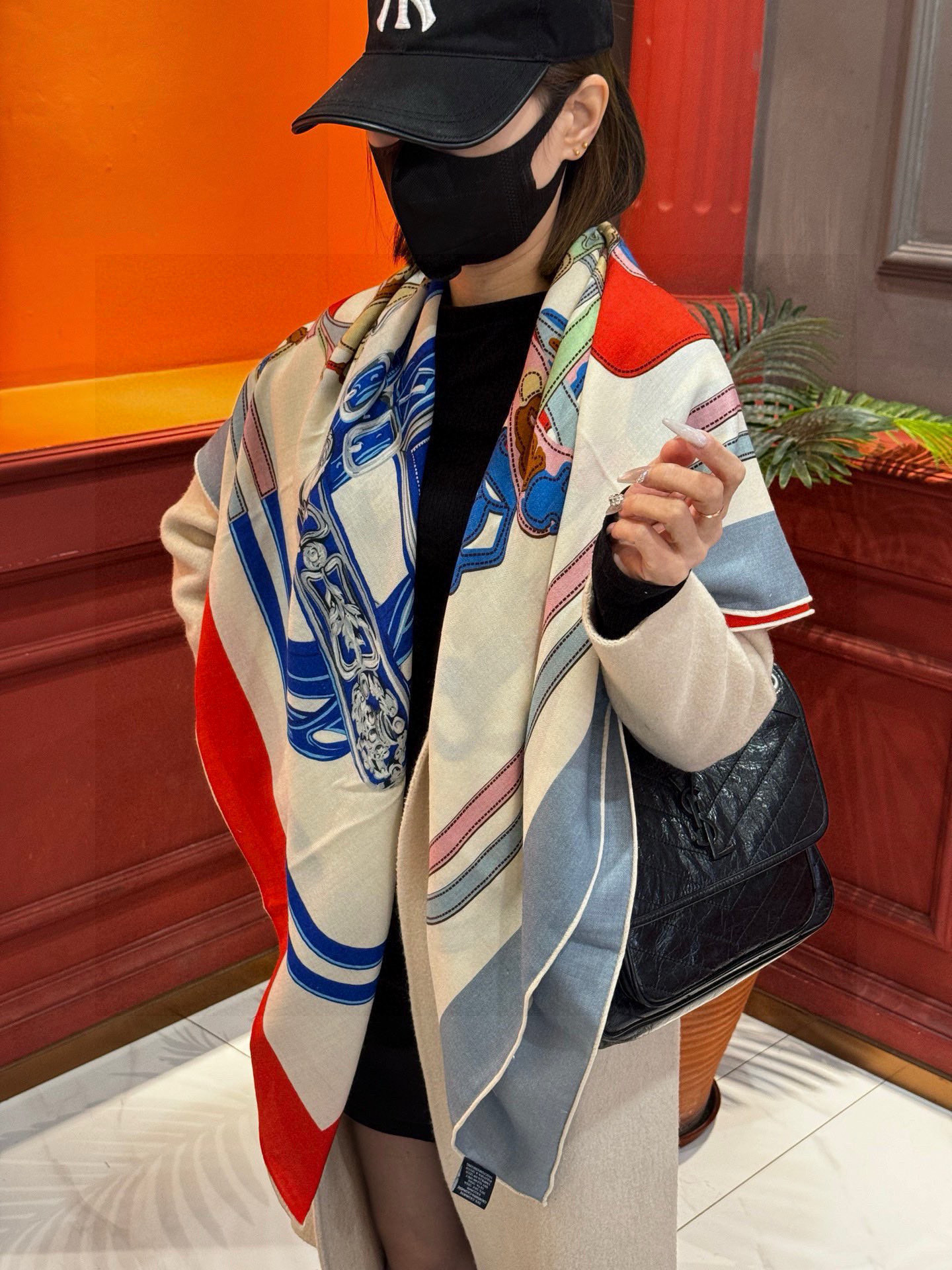  羊绒新款🆕🏇🏇买了都说好看‼️推荐💕【华丽的缰辔双面同色140】羊绒方巾，顶级工艺超值‼️爱马仕专柜爆