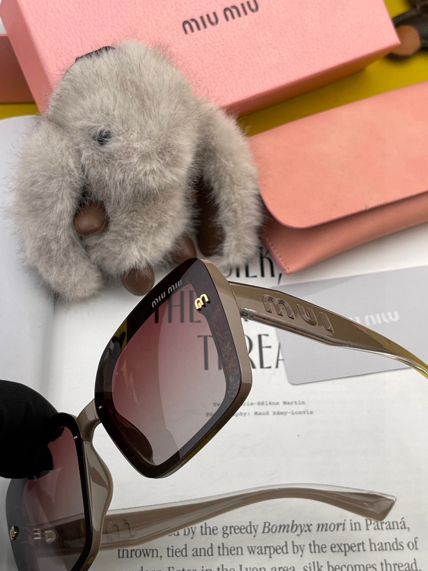   MIUMIU/缪缪🖇🖇2025🌟闪耀新款璀璨登台 ❤❤太阳镜潮品 精致个性设计简约时尚 专柜品质值得