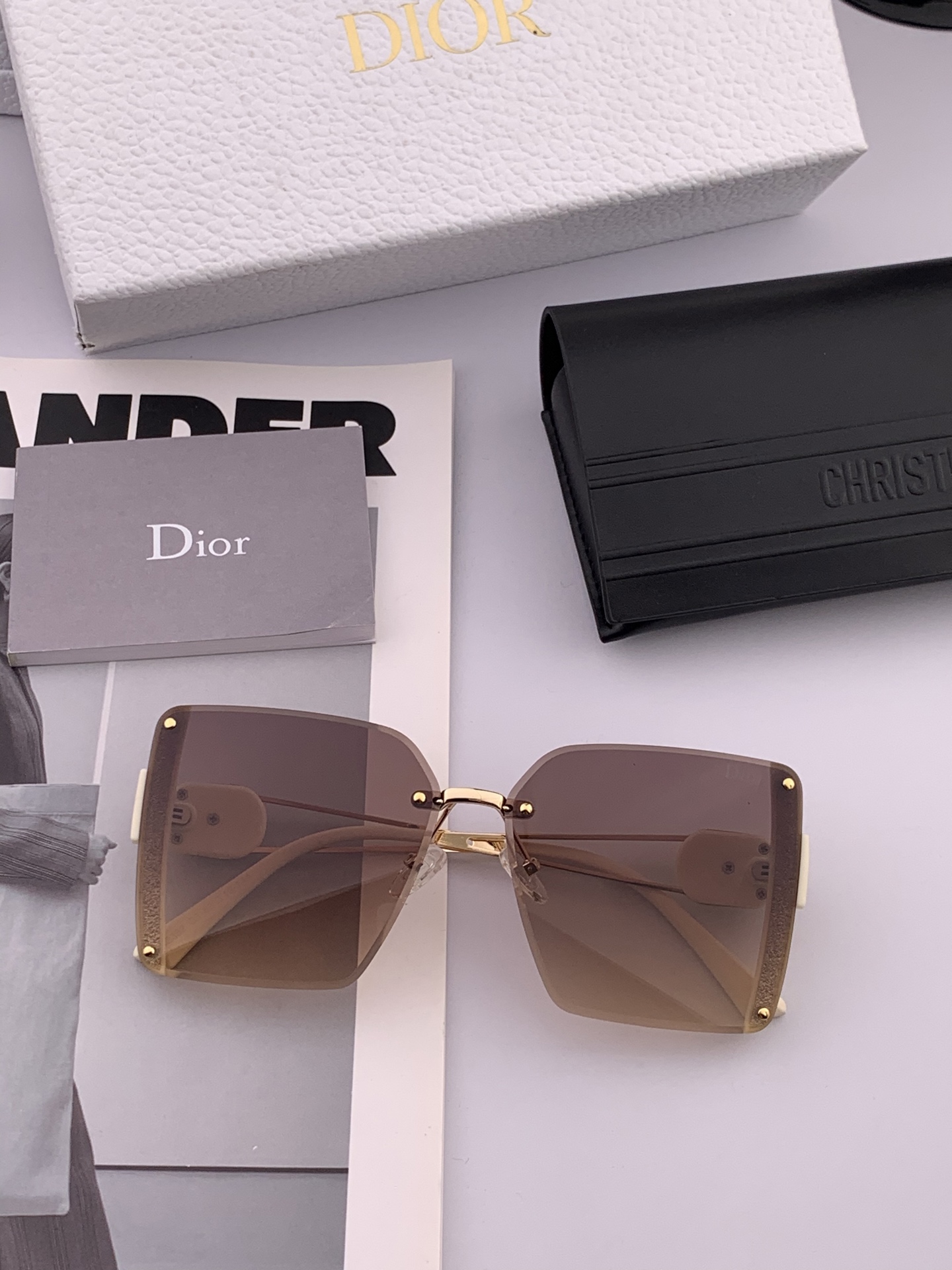 🔺 【DIOR-迪奥】2025开春新款 潮流爆款 时尚方框太阳镜 高品质 佩戴舒适 网红潮款墨镜 型号：