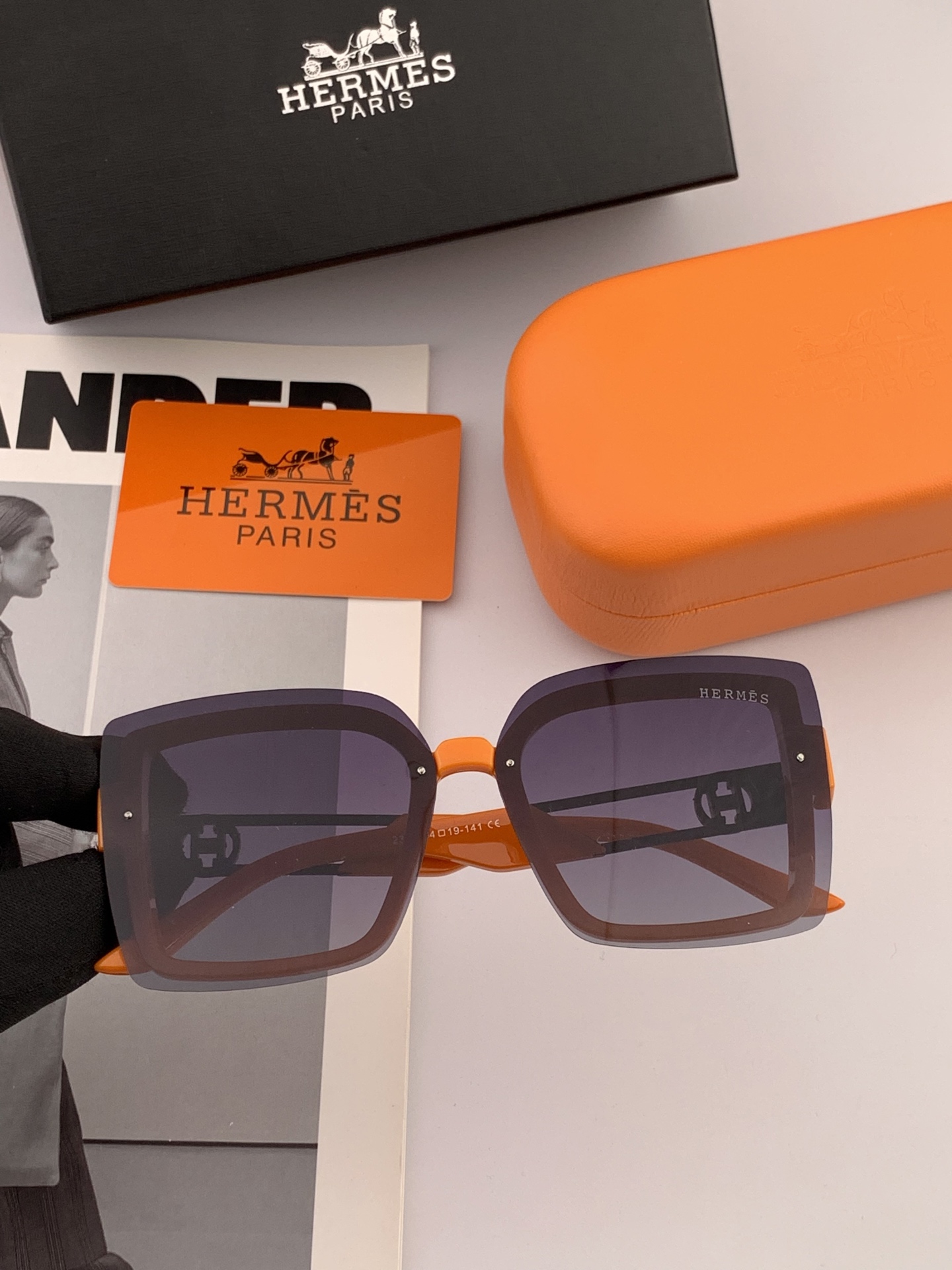 2025新款 爱马仕女士偏光太阳镜🕶️ 宝丽来高清镜片🎉高品质TR-90镜框 时尚百搭！
型号：H52