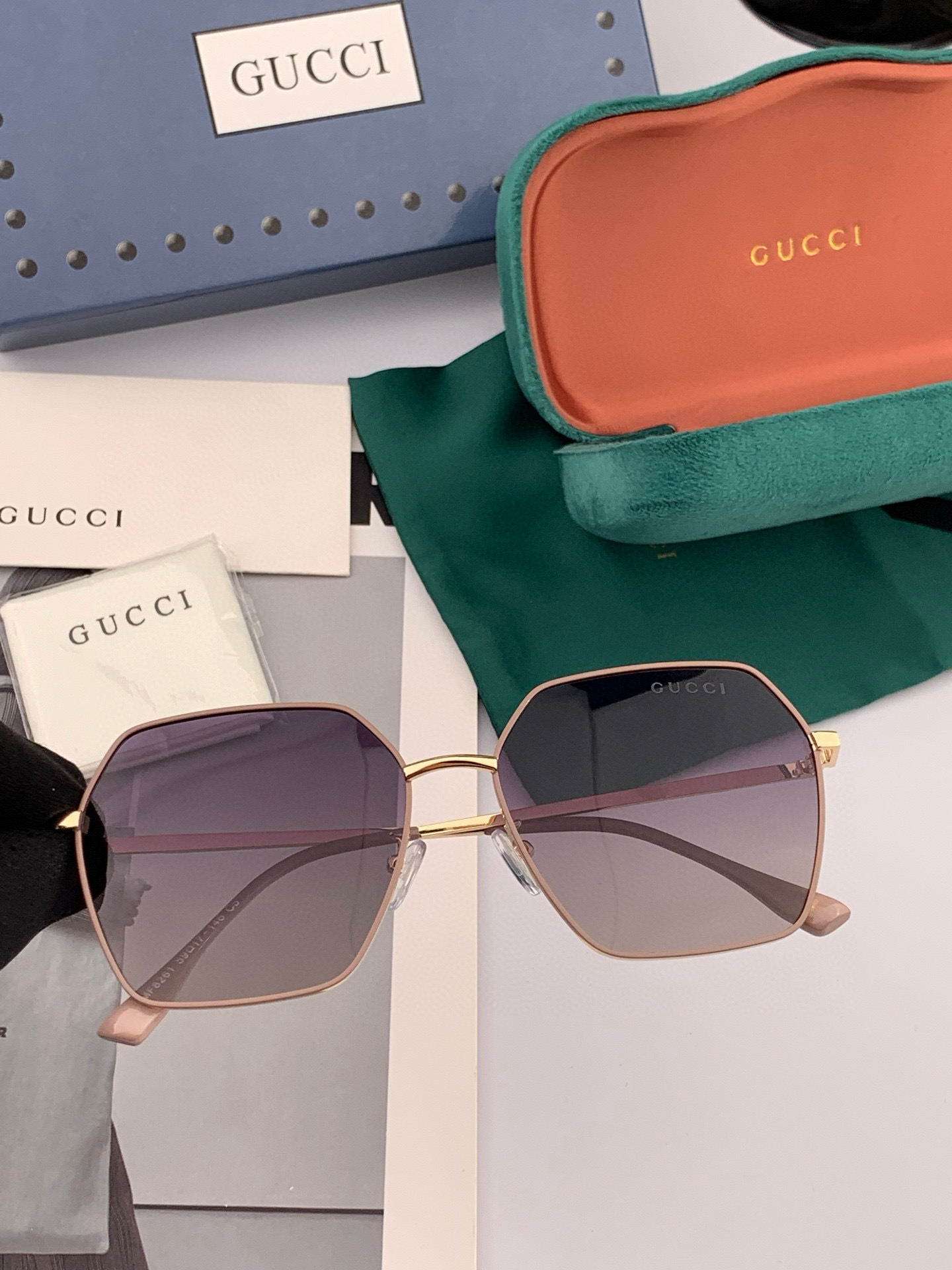   🔺 Gucci 🔻2025官方新款 众多明星同款色‼️‼️新款大框偏光墨镜 🌈🌈宝丽来超清加厚太阳镜