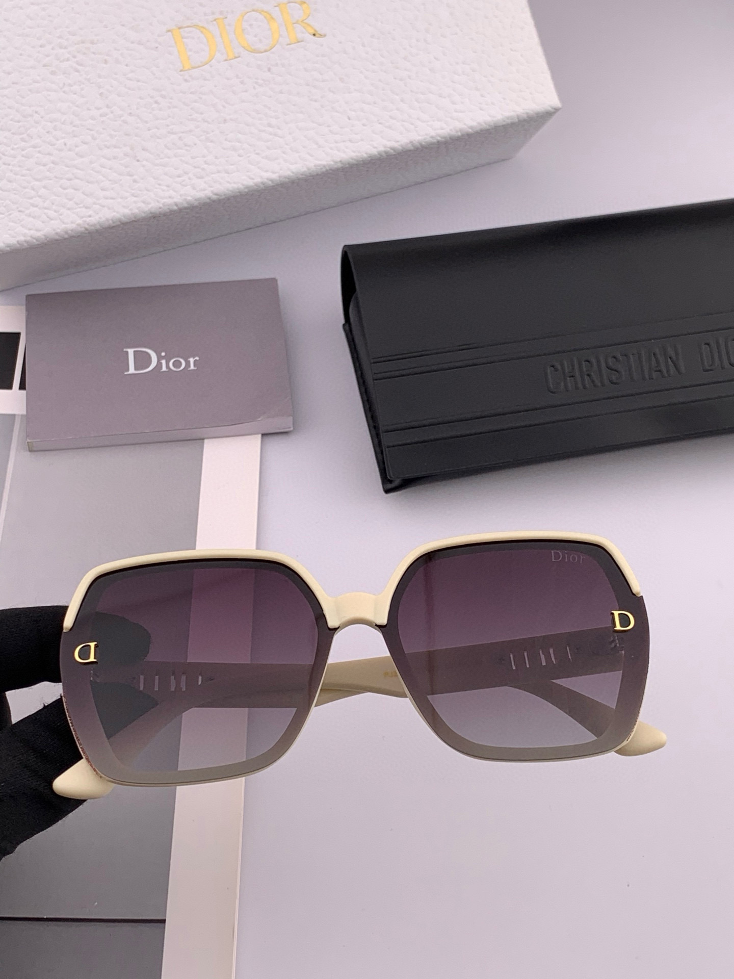  🔺 【DIOR-迪奥】2025开春新款 潮流爆款 时尚方框偏光太阳镜 高品质 佩戴舒适 网红潮款墨镜 
