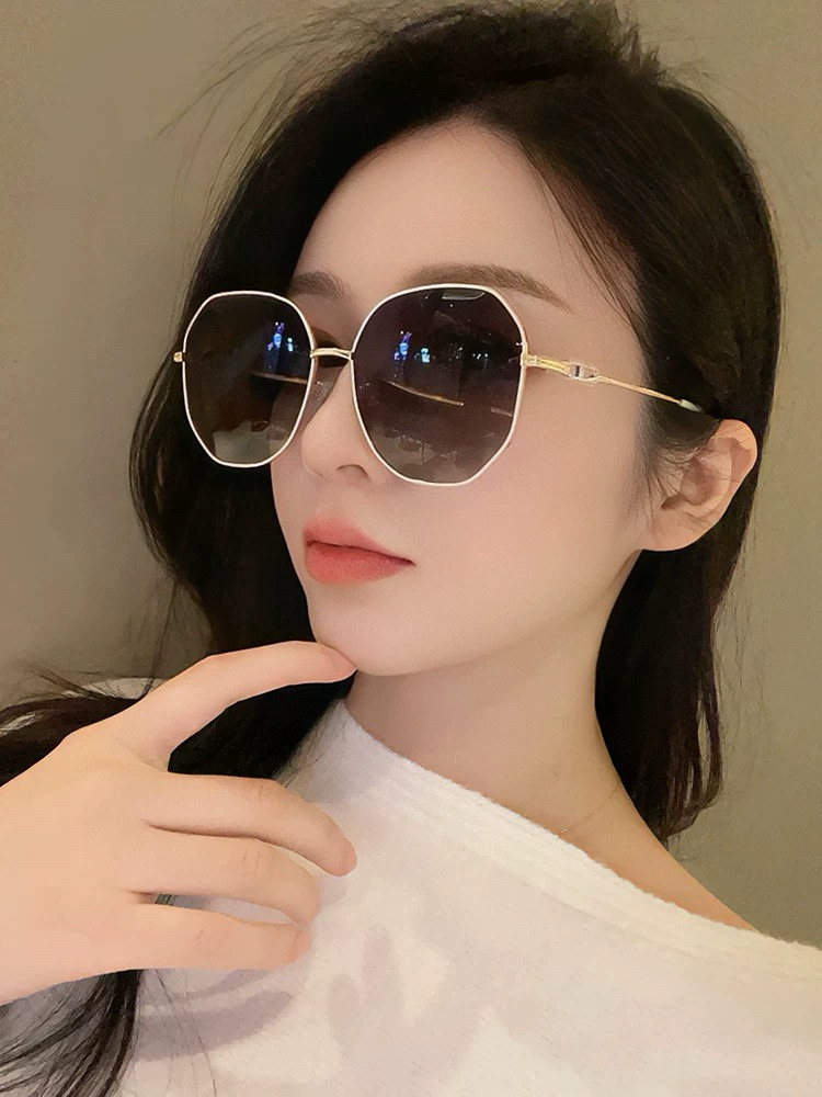  🔺 【DIOR-迪奥偏光太阳镜】2025开春新款 潮流爆款 时尚方框偏光太阳镜 高品质 佩戴舒适 网红