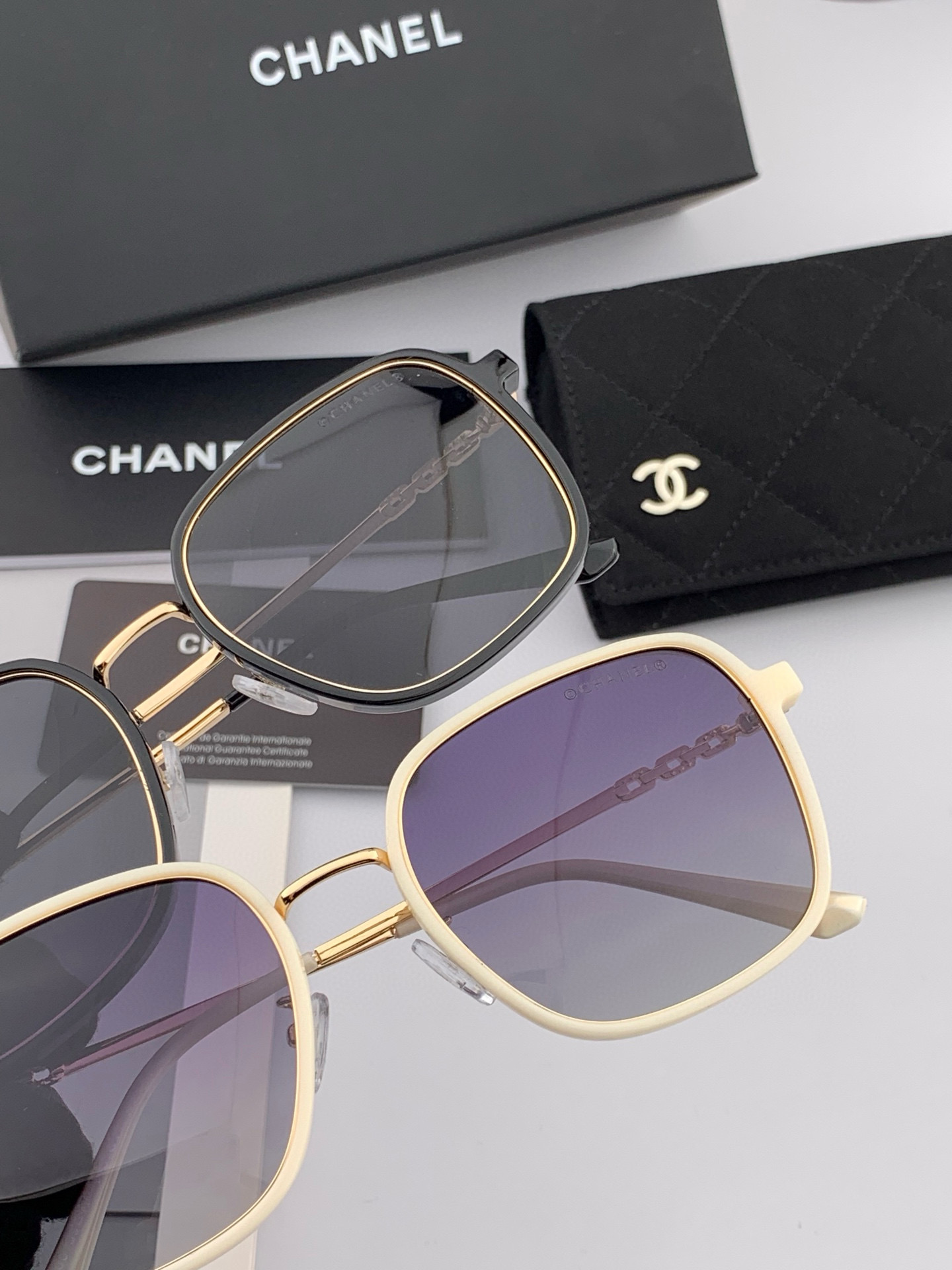    新品CHANEL 香奈儿太阳镜以独特魅力和前卫风格诠释春夏最新眼镜，质感超好佩带舒适 型号：CH0
