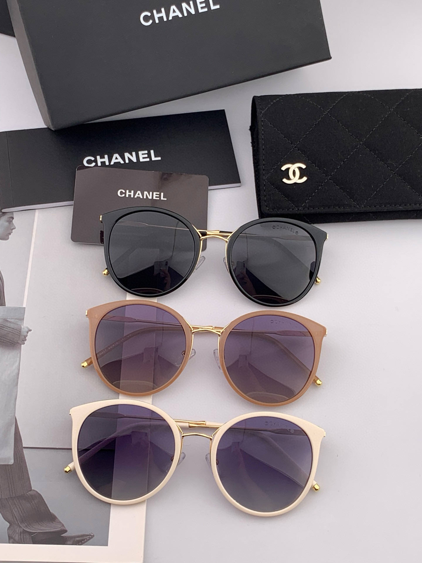   新品CHANEL 香奈儿太阳镜以独特魅力和前卫风格诠释春夏最新眼镜，质感超好佩带舒适 型号：CH7
