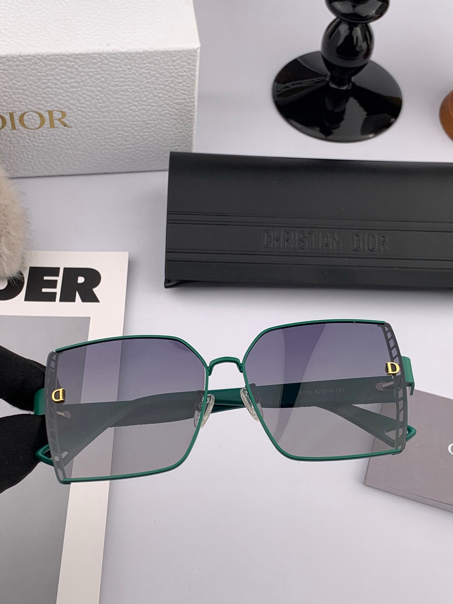  🔺 【DIOR-迪奥】2025开春新款 潮流爆款 时尚方框偏光太阳镜 高品质 佩戴舒适 网红潮款墨镜 