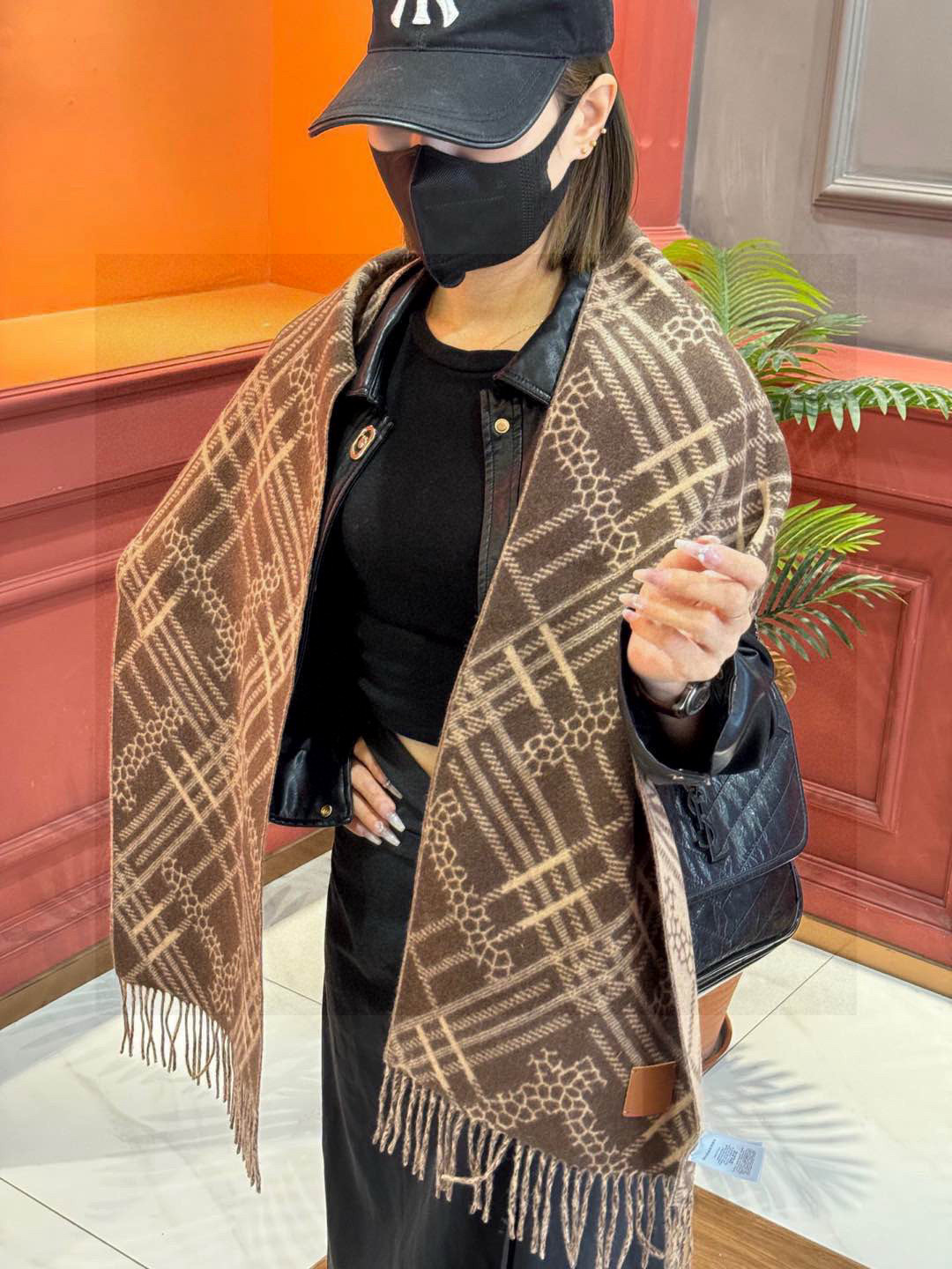   双面围巾 🆕Burberry · 巴宝莉格子围巾❗️好看的要疯掉了，太有型太有魅力了❗️❗️非常斯文