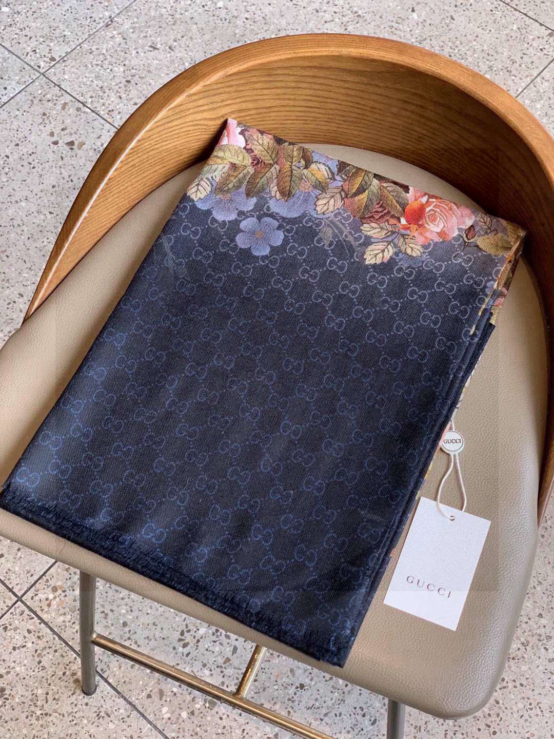  💟秀外慧中，美到过分❗️上身效果疯狂的喜欢❗️Gucci New~300支高端戒指绒！真心美爆了的设计