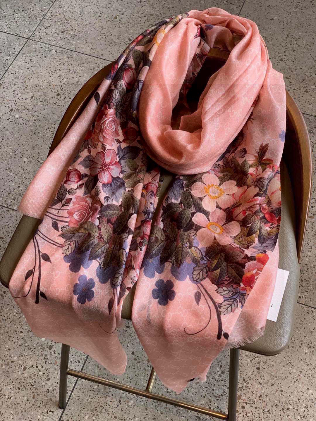  💟秀外慧中，美到过分❗️上身效果疯狂的喜欢❗️Gucci New~300支高端戒指绒！真心美爆了的设计