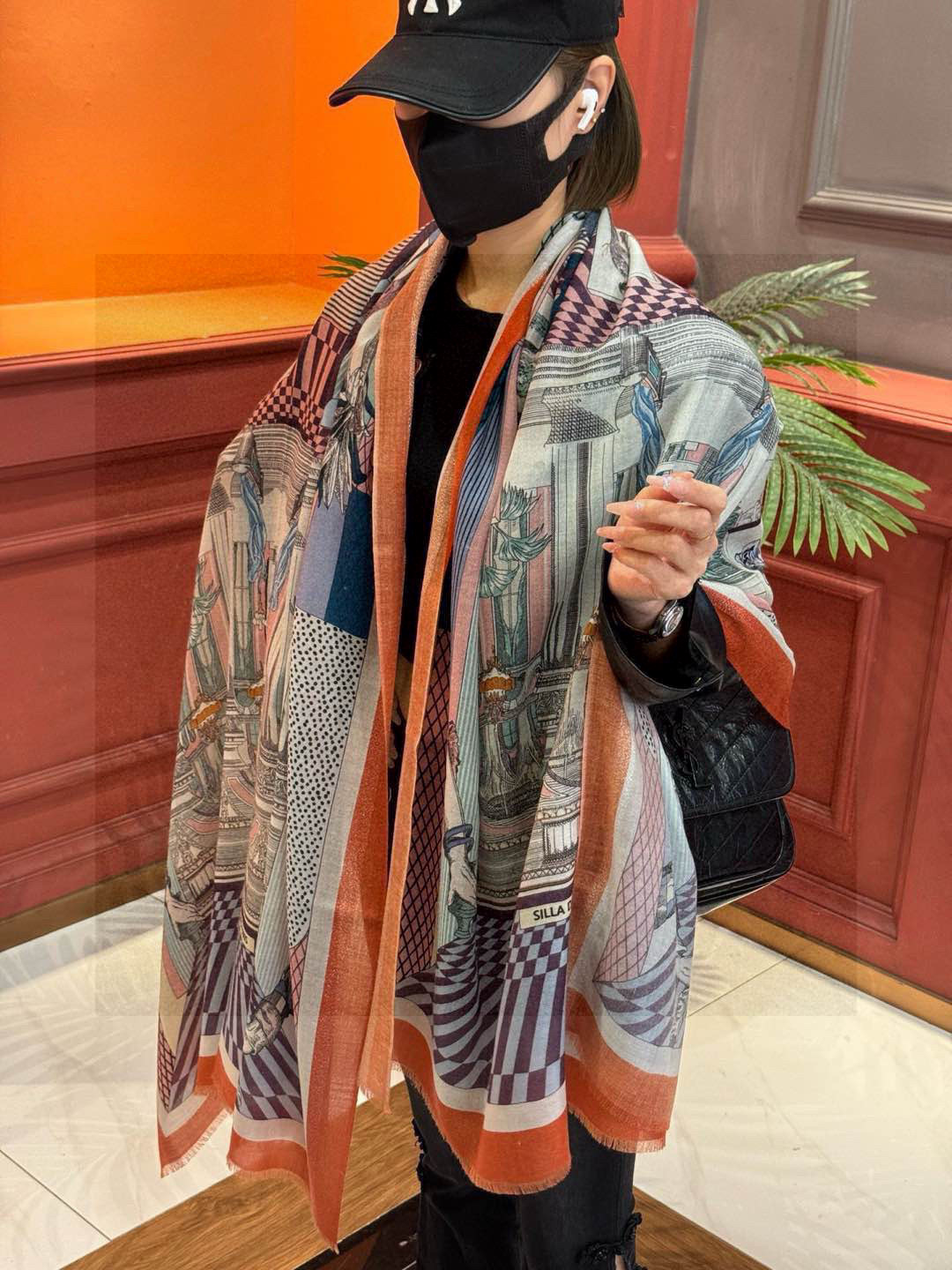   会发光发亮的围巾 爱马仕 专柜同步 买了都说好看羊绒印花‼️推荐💕顶级工艺超值‼️爱马仕专柜爆款🎁🎁