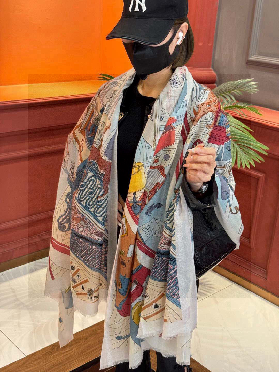   会发光发亮的围巾 爱马仕 专柜同步 买了都说好看羊绒印花‼️推荐💕顶级工艺超值‼️爱马仕专柜爆款🎁🎁