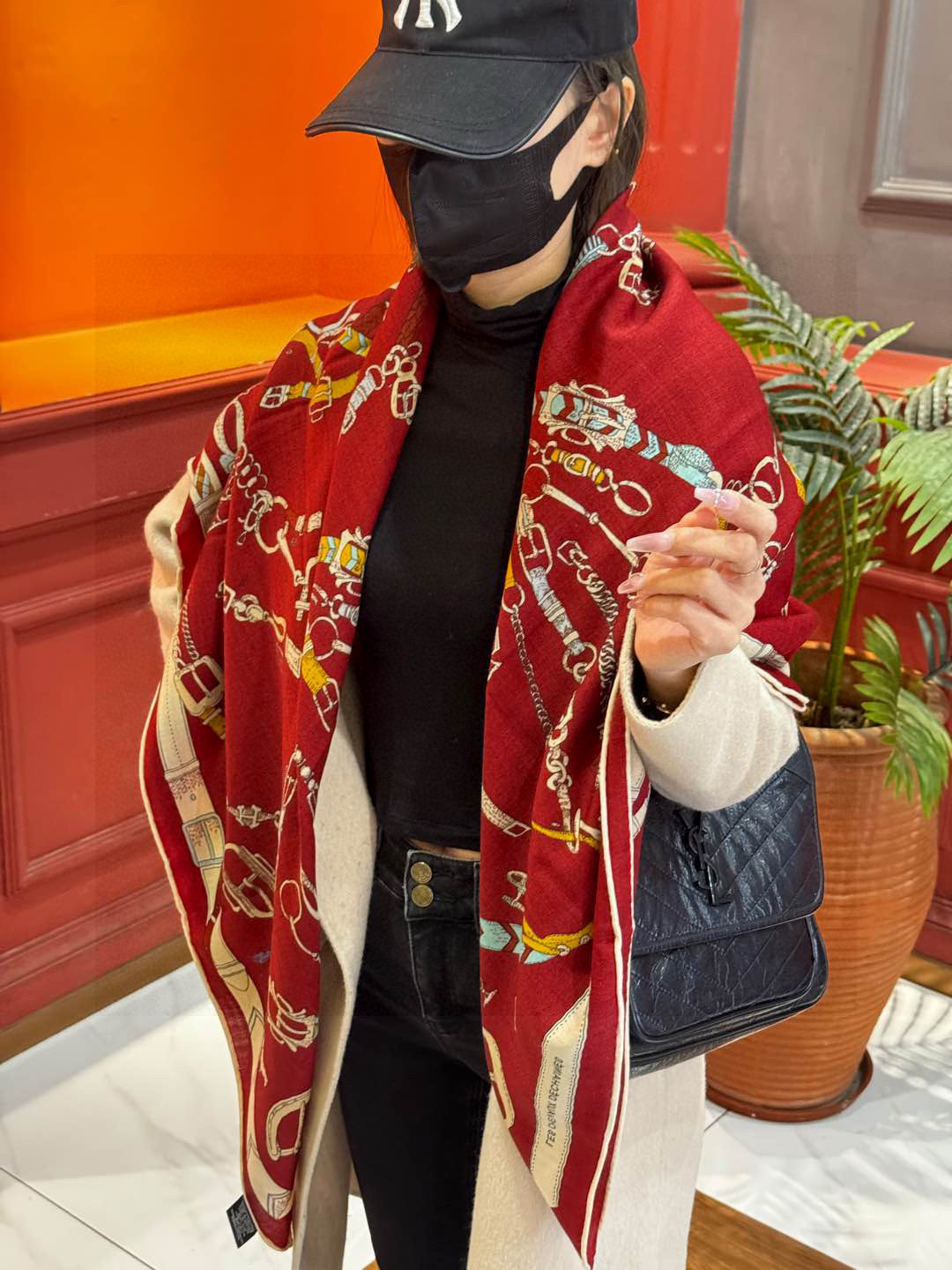  羊绒新款🆕👏👏买了都说好看‼️推荐💕爱马仕双面同色羊绒方巾【跃动的马儿双面同色140】，顶级工艺超值‼