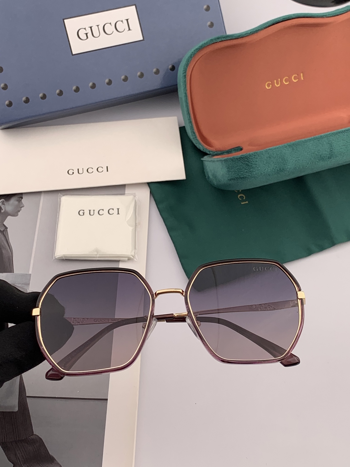  GUCCI 2025开春新款太阳镜 各路网红纷纷带起气场满分‼️ 俏皮甜美.上脸效果更佳.金属质感超好
