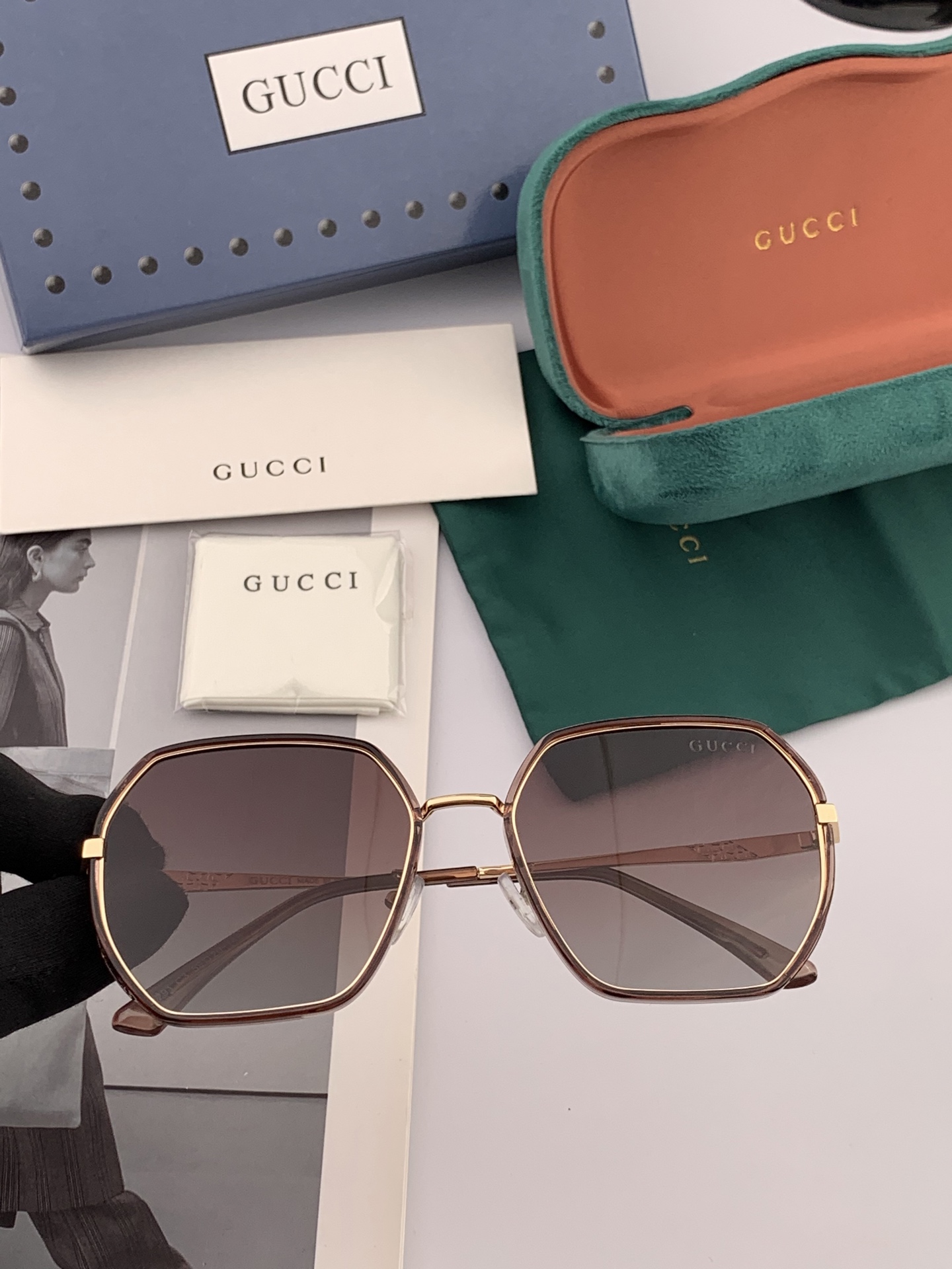  GUCCI 2025开春新款太阳镜 各路网红纷纷带起气场满分‼️ 俏皮甜美.上脸效果更佳.金属质感超好