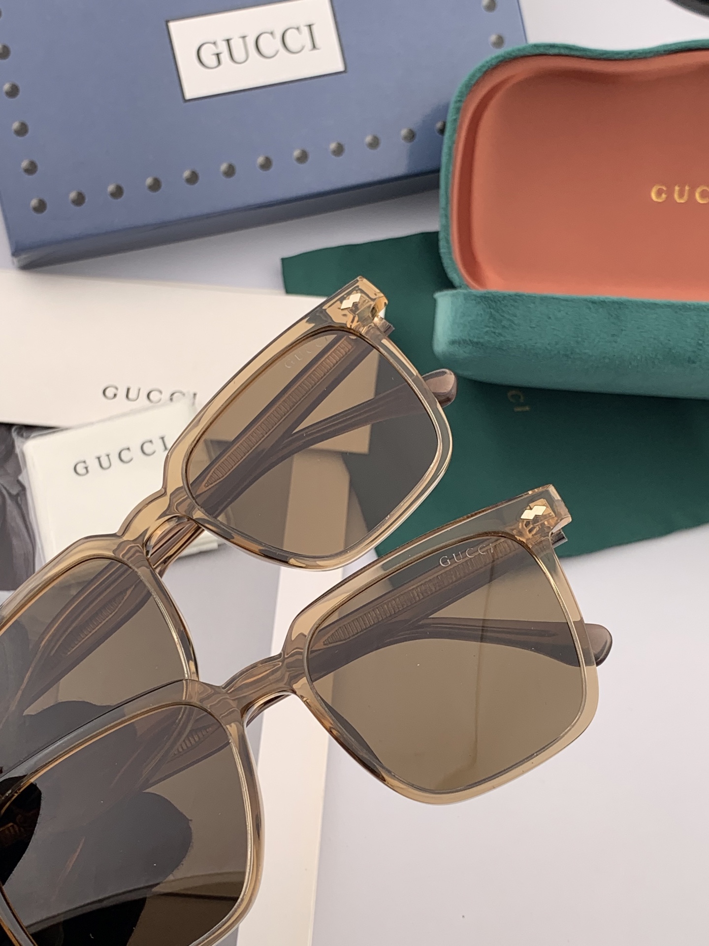 🔺GUCCI🔻古驰 GG方框太阳镜 完美品质 🎓独特设计  适合各种脸型 亮相时装周 超时尚百搭 实物精