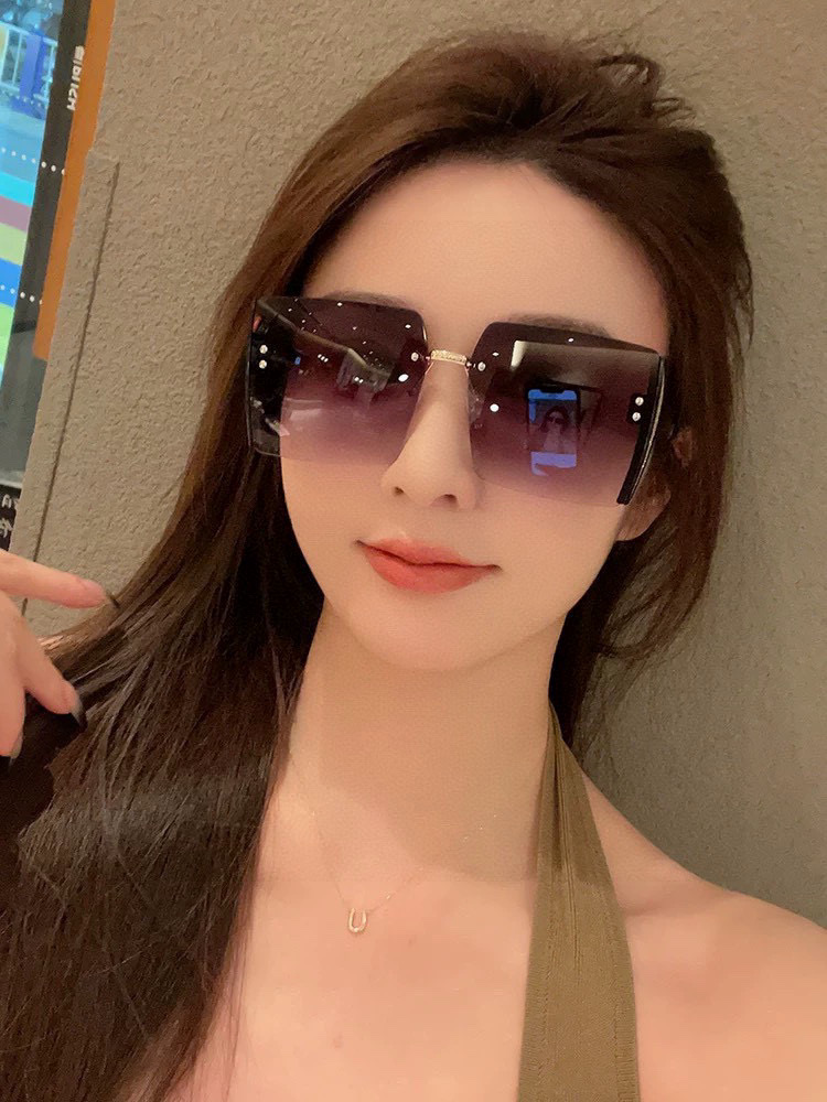   DIOR 2025新款女士方框太阳眼镜 开车墨镜 新款金属无框太阳镜  时尚大方 舒适轻盈 精致奢华
