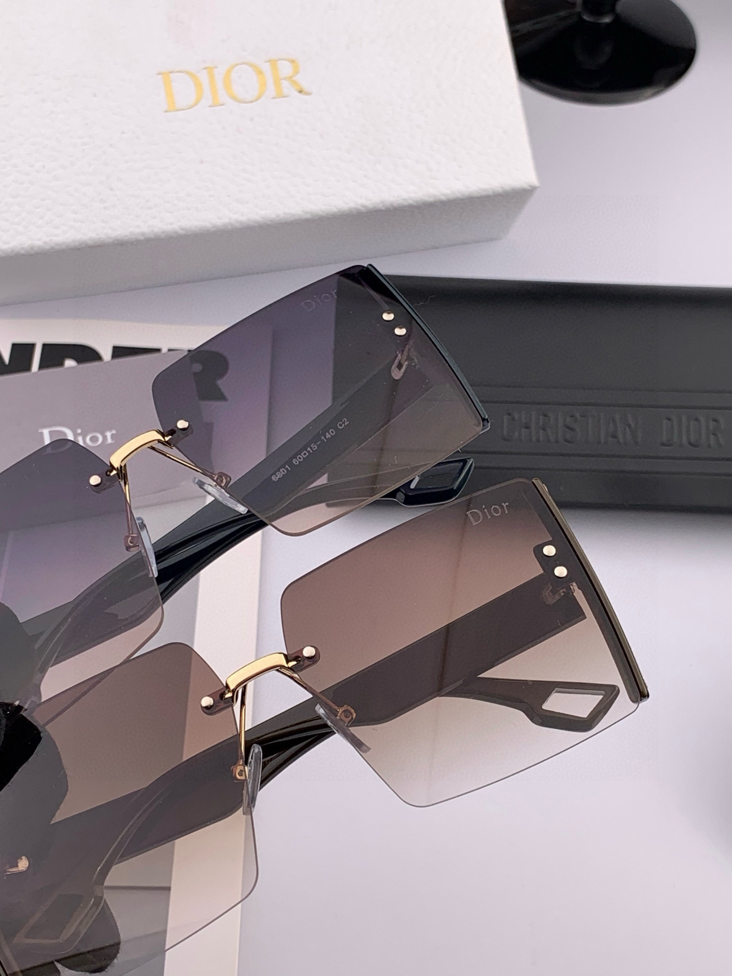   DIOR 2025新款女士方框太阳眼镜 开车墨镜 新款金属无框太阳镜  时尚大方 舒适轻盈 精致奢华