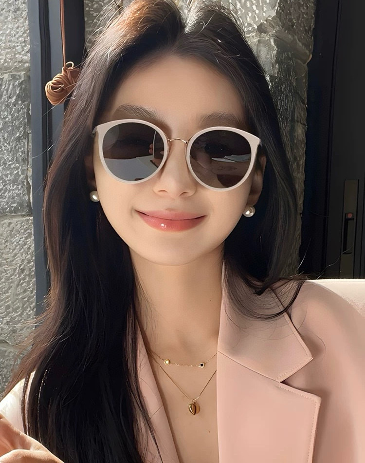    新品CHANEL 香奈儿太阳镜以独特魅力和前卫风格诠释春夏最新眼镜，质感超好佩带舒适 型号：CH7