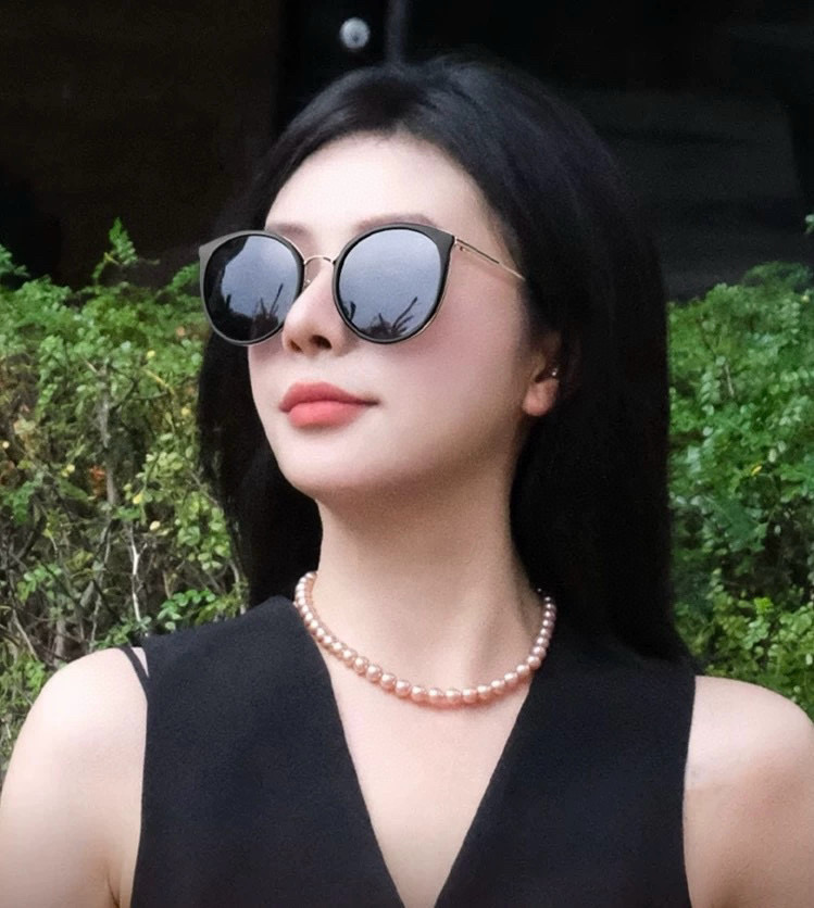    新品CHANEL 香奈儿太阳镜以独特魅力和前卫风格诠释春夏最新眼镜，质感超好佩带舒适 型号：CH7