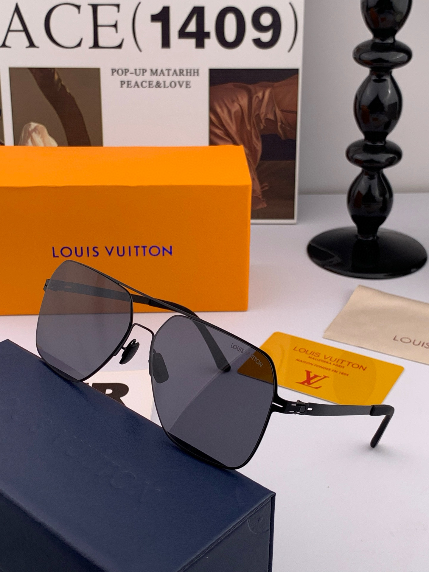 ♦️LV 2025新款男女情侣款太阳镜多边形墨镜iP电镀永不褪色 超轻超有弹性整幅眼镜无螺丝重要的是压不