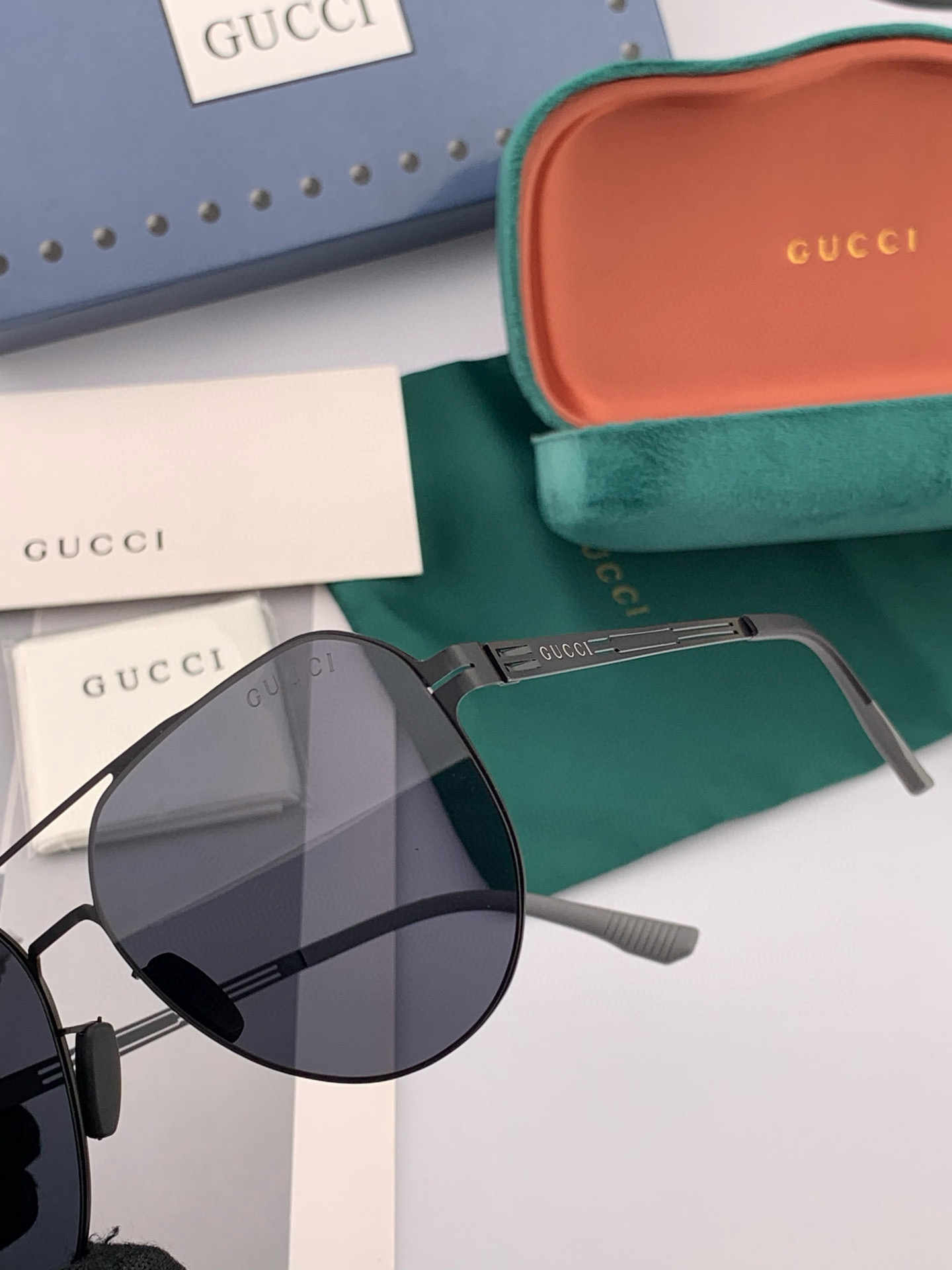 ♦️ GUCCI 2025新款男女情侣款太阳镜多边形墨镜iP电镀永不褪色 超轻超有弹性整幅眼镜无螺丝重要