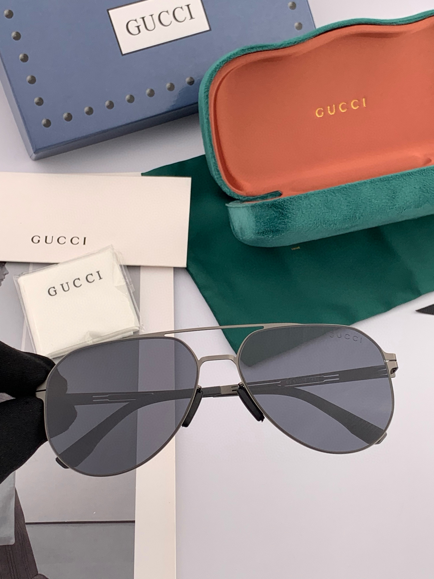 ♦️ GUCCI 2025新款男女情侣款太阳镜多边形墨镜iP电镀永不褪色 超轻超有弹性整幅眼镜无螺丝重要