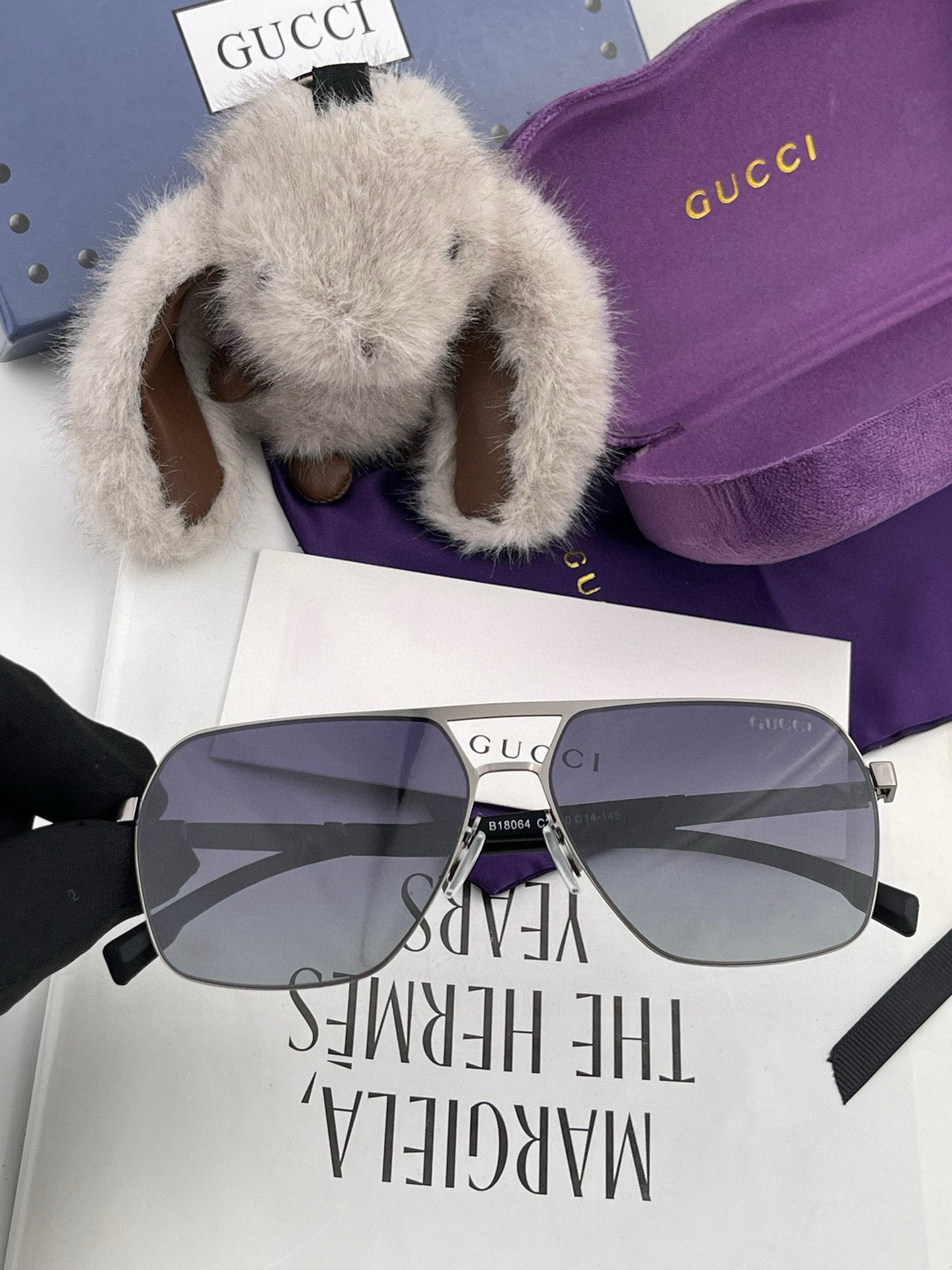         GUCCI 男款炫彩飞行员偏光太阳镜 ❤️材质：高清尼龙加厚卡槽高清偏光镜片 🌹无边框镜