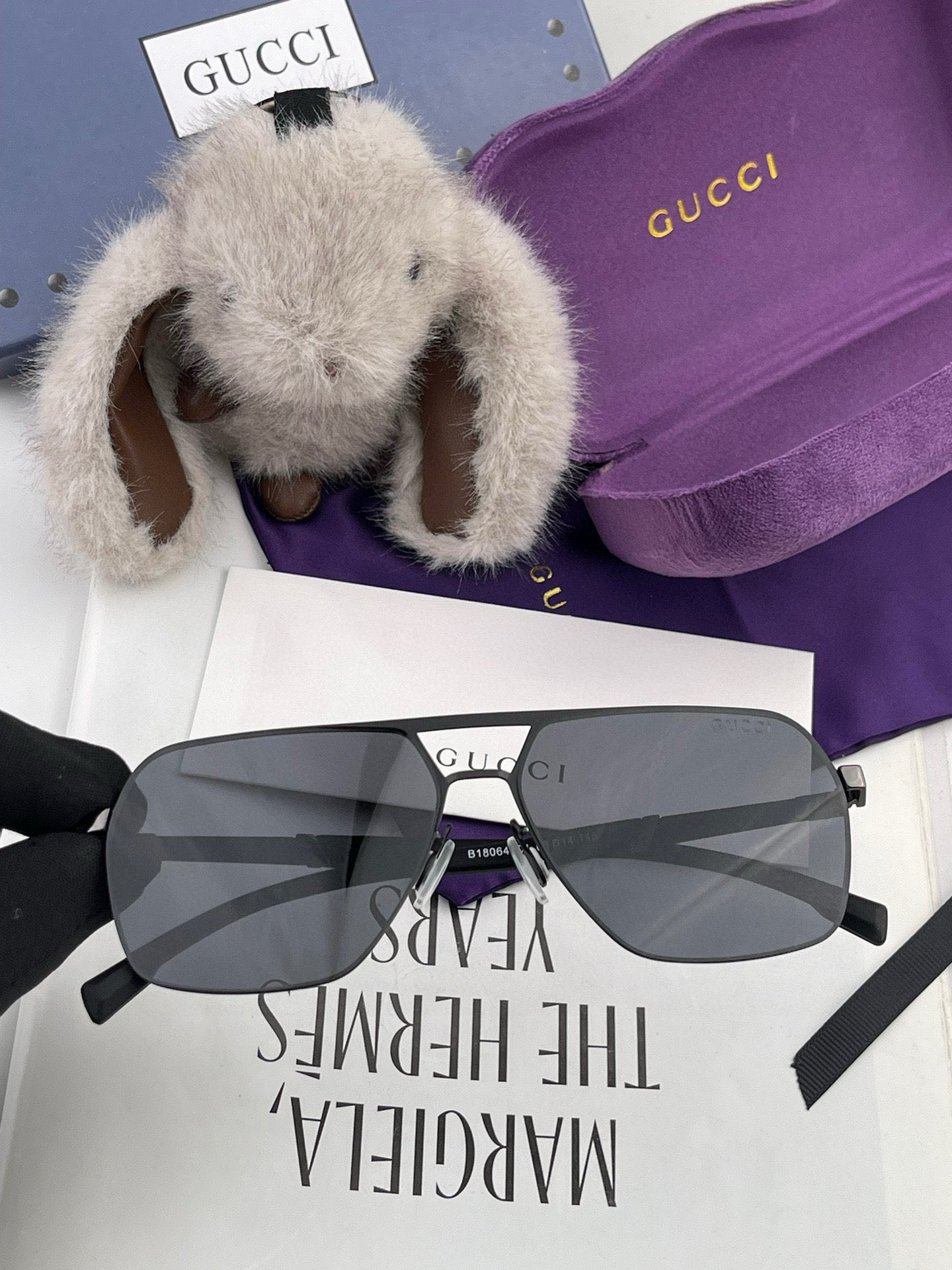         GUCCI 男款炫彩飞行员偏光太阳镜 ❤️材质：高清尼龙加厚卡槽高清偏光镜片 🌹无边框镜