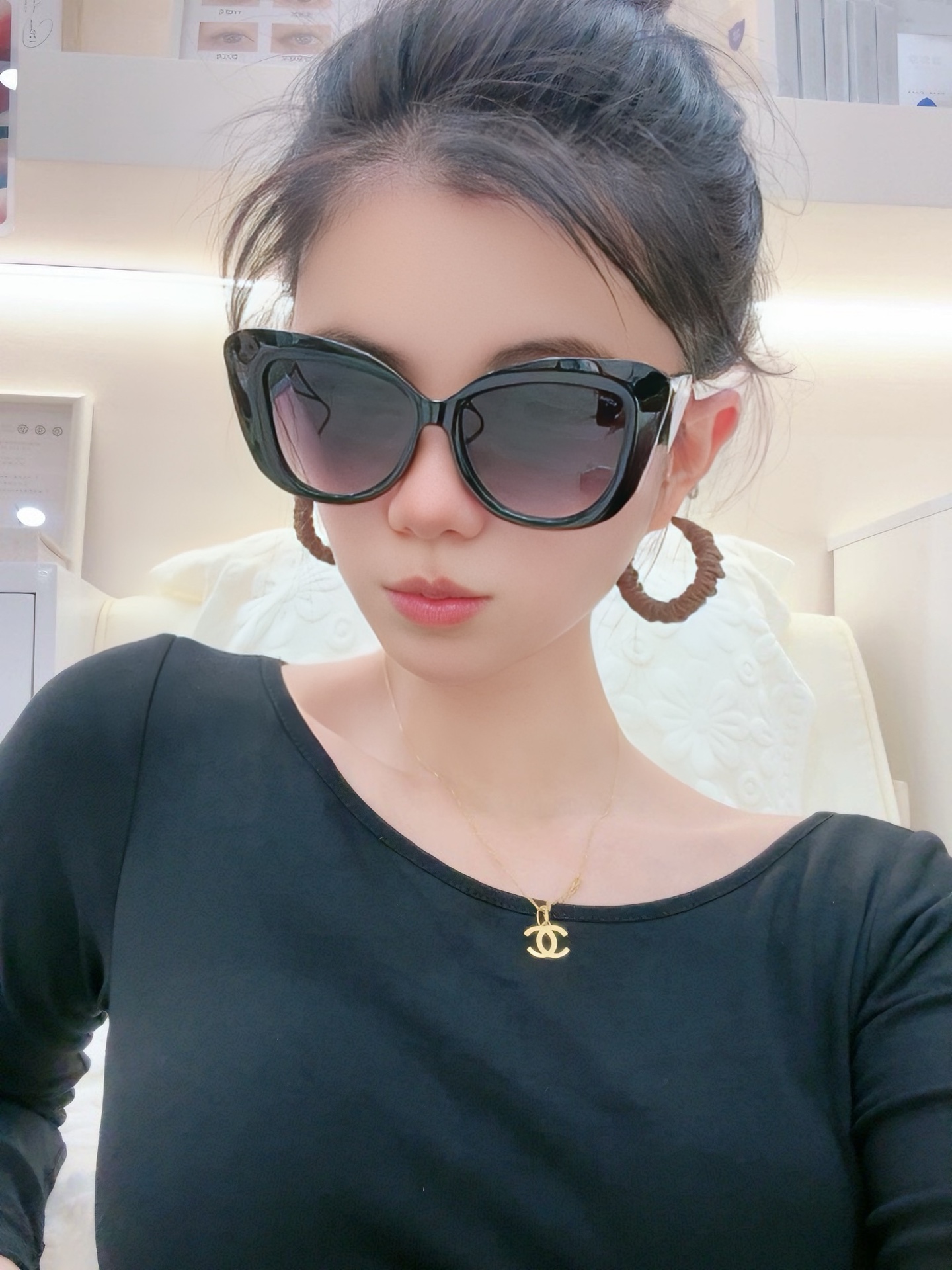    新品CHANEL 香奈儿太阳镜以独特魅力和前卫风格诠释春夏最新眼镜，质感超好佩带舒适 型号：CH8