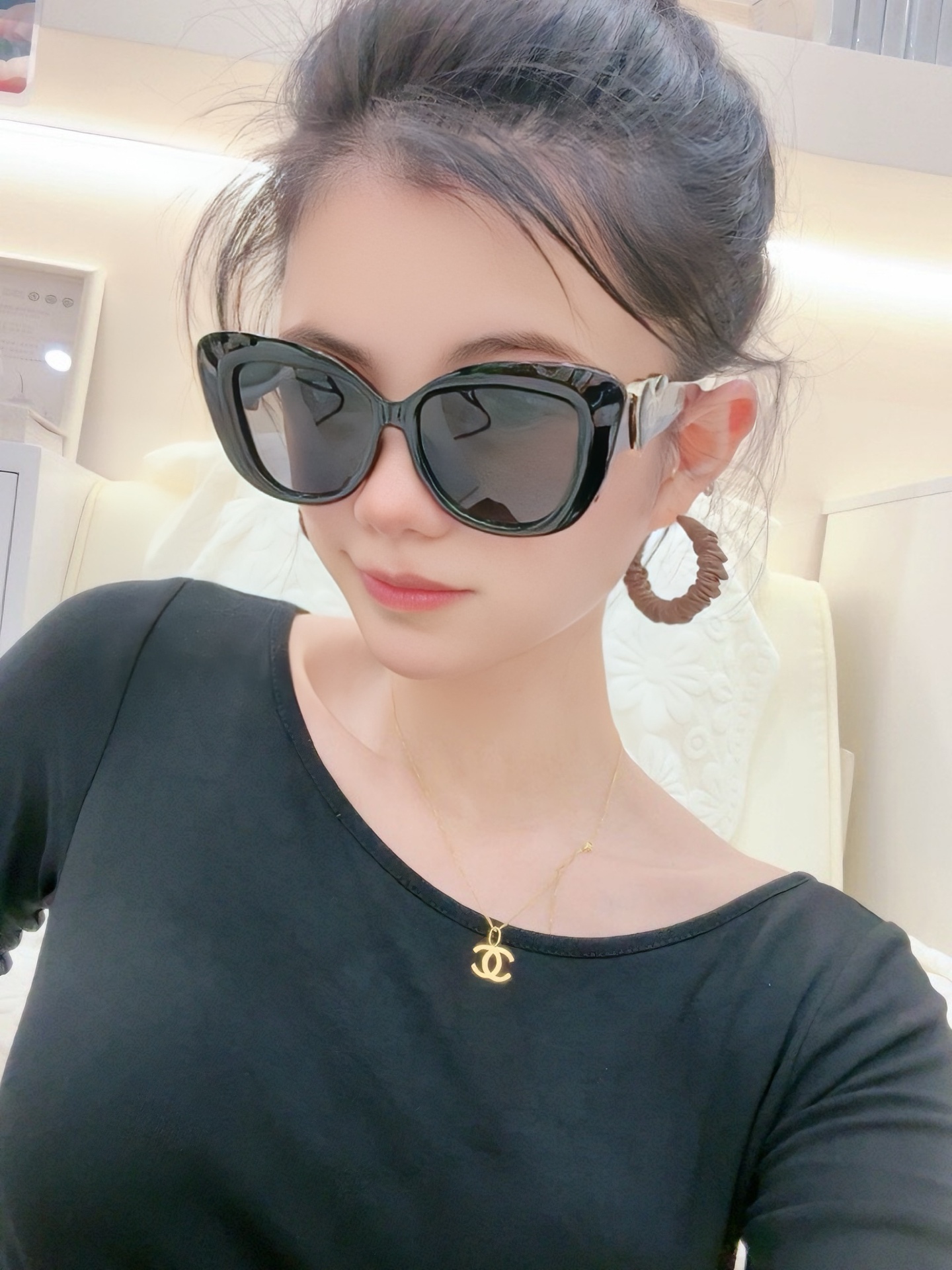    新品CHANEL 香奈儿太阳镜以独特魅力和前卫风格诠释春夏最新眼镜，质感超好佩带舒适 型号：CH8