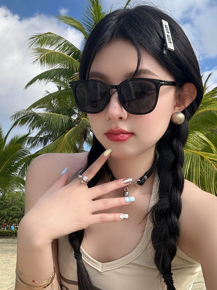 NO:355310,Gucci Gucci New one-piece driving mirror sunglasses must be used for many celebrities to travel. Sunglasses, men and women, sunglasses, flying models, G8356 glasses, sunglasses, sunglasses, glasses, gucci19860909Gucci古奇 新款连体驶驾镜墨镜出行必众备多明星同款 太阳镜 男女太士阳镜飞行 型号G8356眼镜墨镜太阳镜,眼镜,gucci,glasses