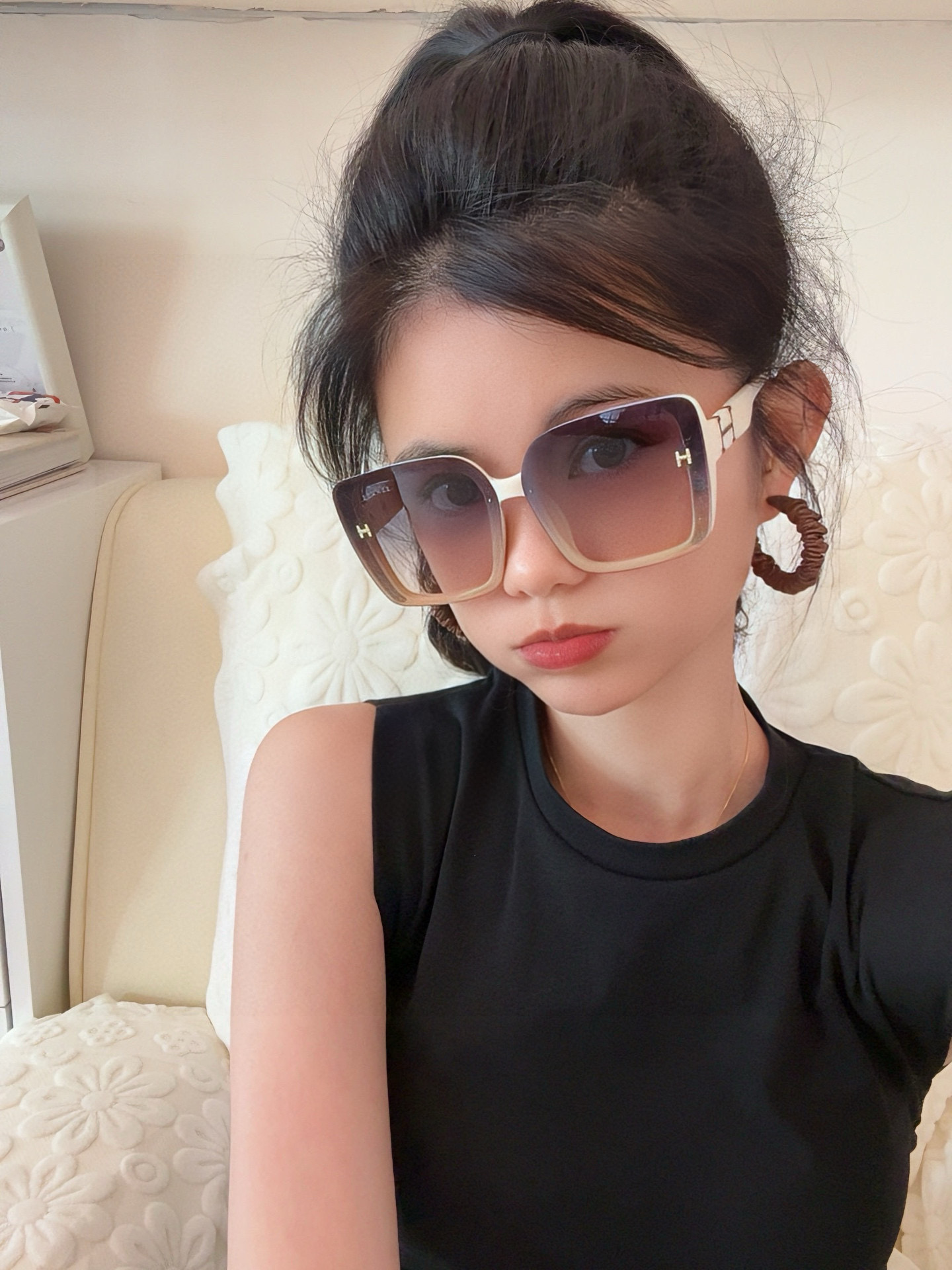 NO:353076,HERMES Hermes 2025 Spring New Model Original Shipping Internet Celebrities Super Hot Style Classic Luxury Global Style [Strong] [Cool] [Kiss] Fashion Square Sunglasses [Queen] Extraordinary Temperament Classic One-piece Large Frame Style Sunglasses [Basketball] Top Quality Luxury Logo Genuine High Quality Model H2304 Glasses Sunglasses, Glasses, Hermes, Hermes19860909HERMES 爱马仕 2025开春新款原版出货 网红超爆款经典奢华全球风[强][酷][亲亲] 时尚方框太阳镜[得意] 气质非凡 经典连体大框款式太阳眼镜[篮球] 顶级品质 奢华logo 正版高质量 型号H2304眼镜墨镜太阳镜,眼镜,hermes,hermes,glasses