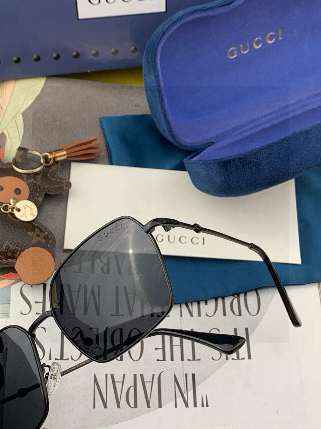   GUCCI-2025新款情侣款偏光太阳镜、完美品质，独特设计  适合各种脸型，‼️经典太阳镜 超个性