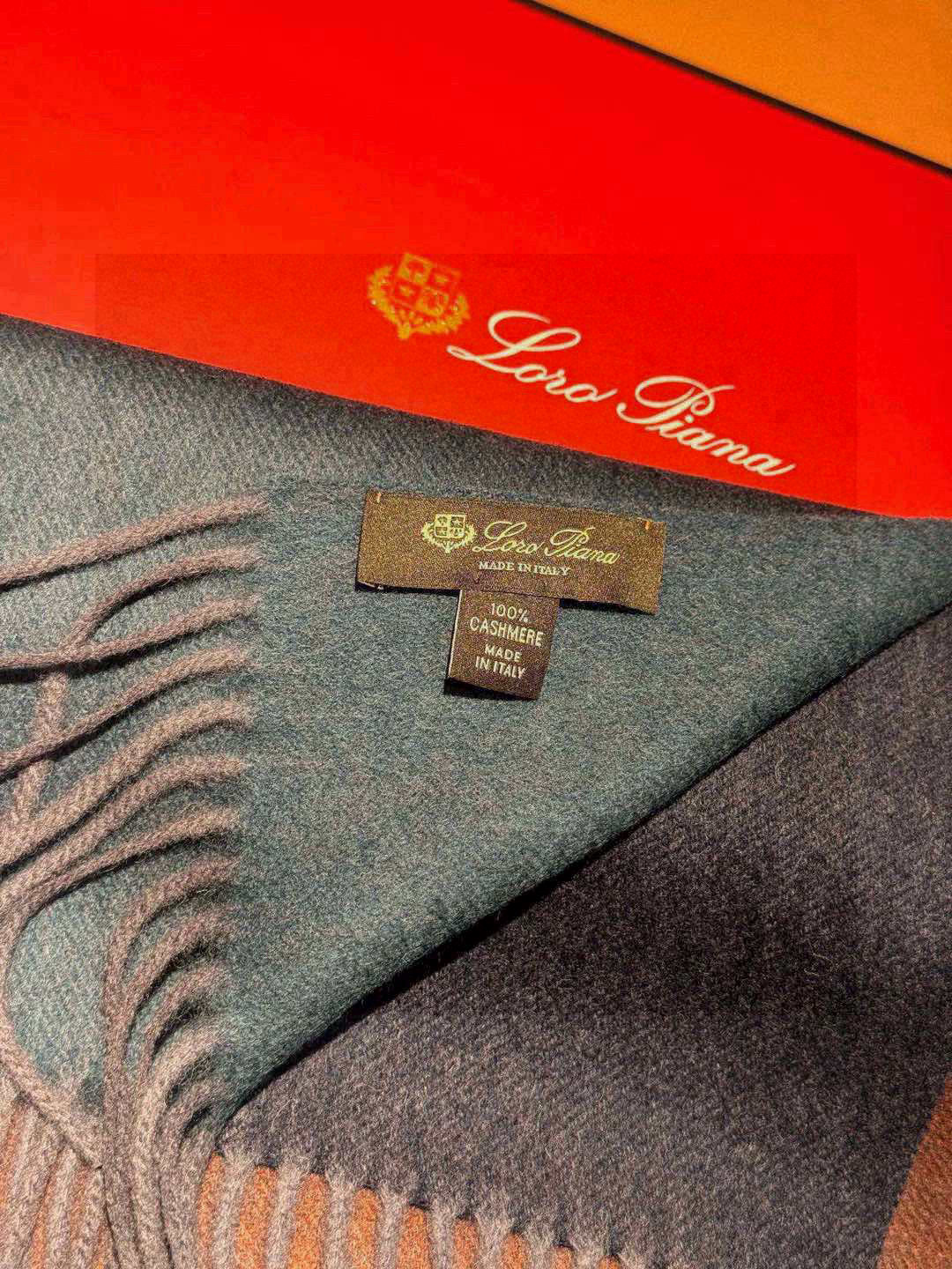  ✨✨太美了😍 【皮安娜】情侣款  美到要尖叫😱专柜最新款🎊英伦欧美范儿「多色渐变」又是一款即时尚又实用