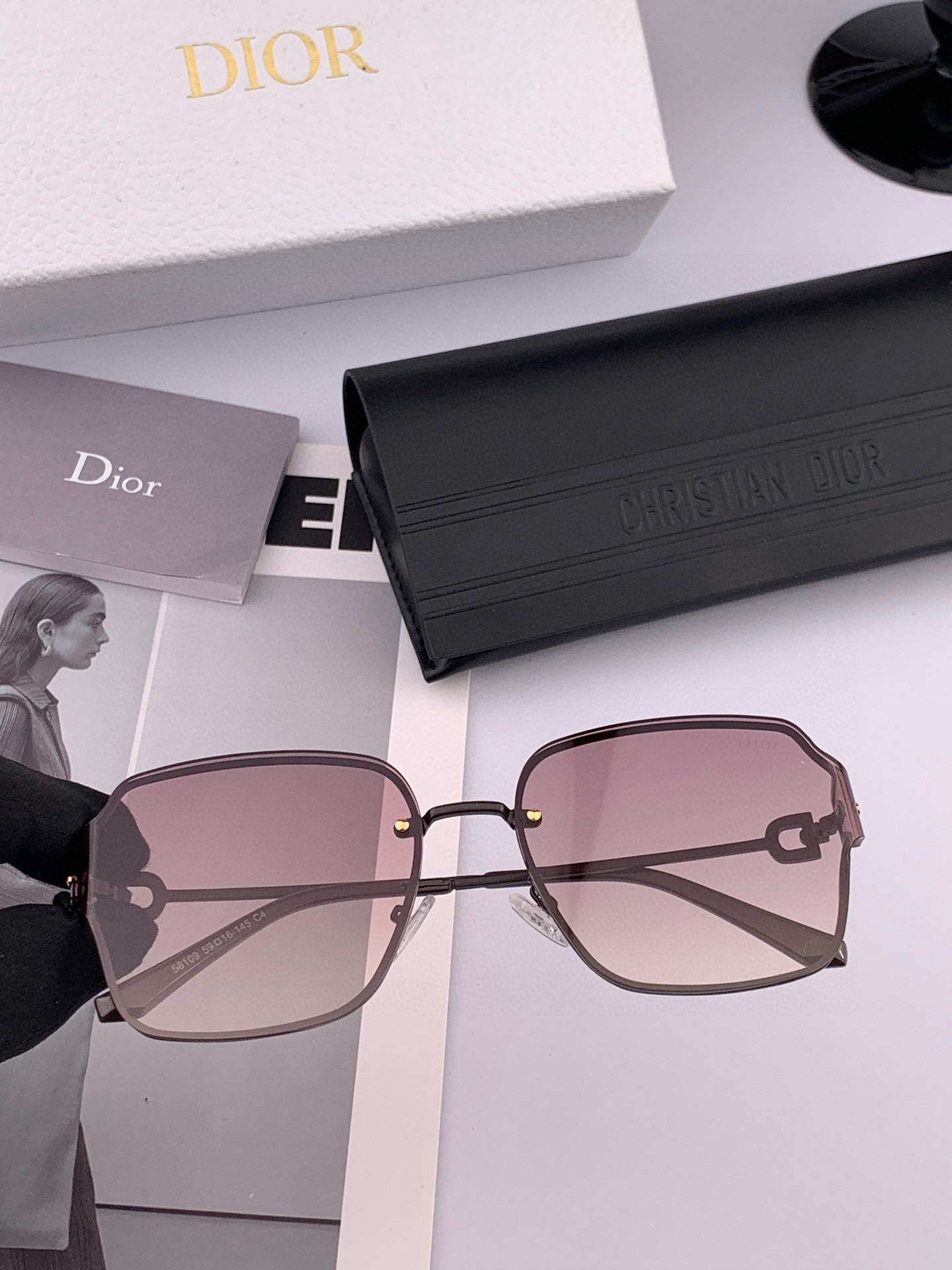   DIOR🌋☔️时尚无框太阳镜镜片 顶级奢侈品强 高品质胜利亲亲🍦🍨 得意 气质非凡😄 🍫🍪女士开车墨