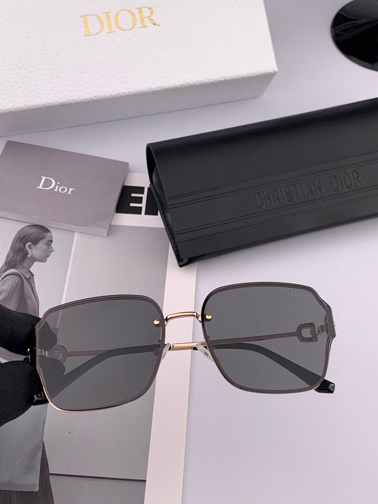   DIOR🌋☔️时尚无框太阳镜镜片 顶级奢侈品强 高品质胜利亲亲🍦🍨 得意 气质非凡😄 🍫🍪女士开车墨