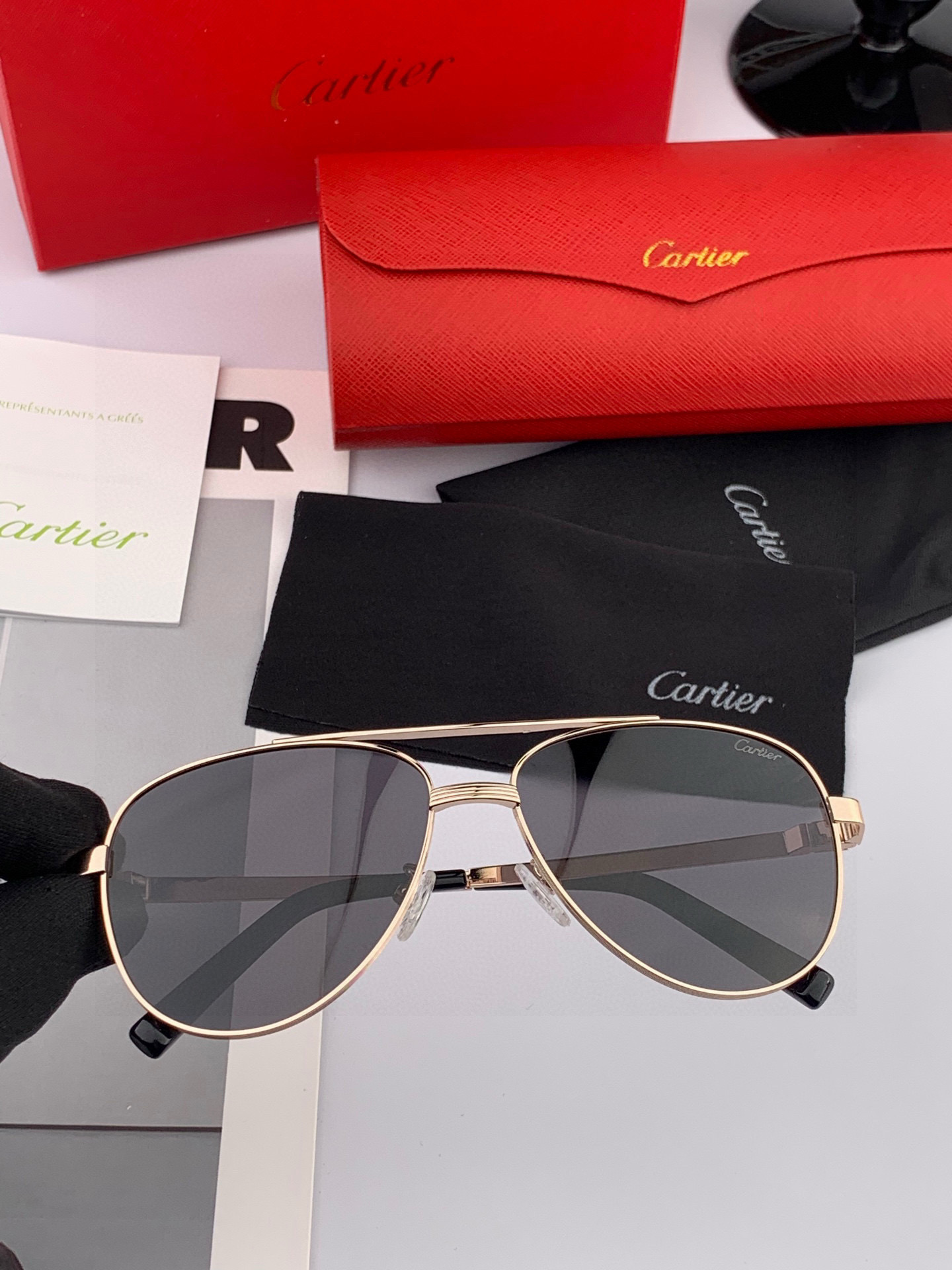  【Cartier  卡地亚】 👑男女款偏光墨镜  双色烤漆工艺  进口宝丽来偏光镜片   顶级做工彰显