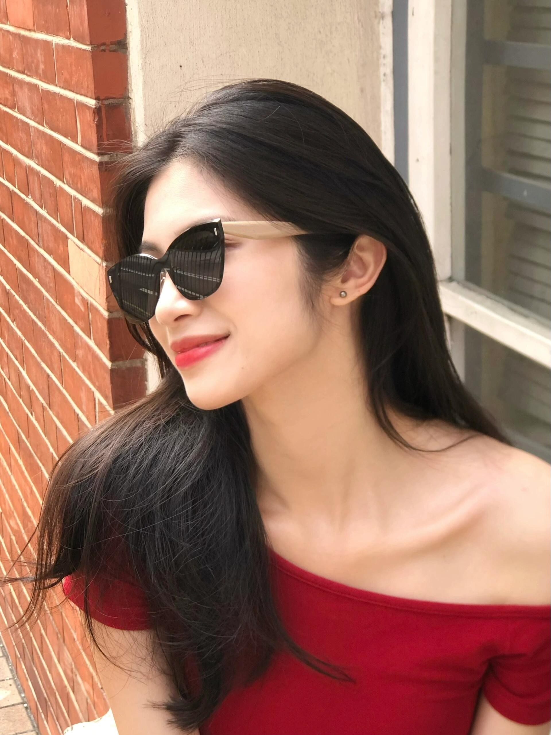   GUCCI  新款连体尼龙偏光太眼镜，情侣款时尚方框太阳镜佩戴舒适网红潮流款墨镜，大气女人范儿，大脸