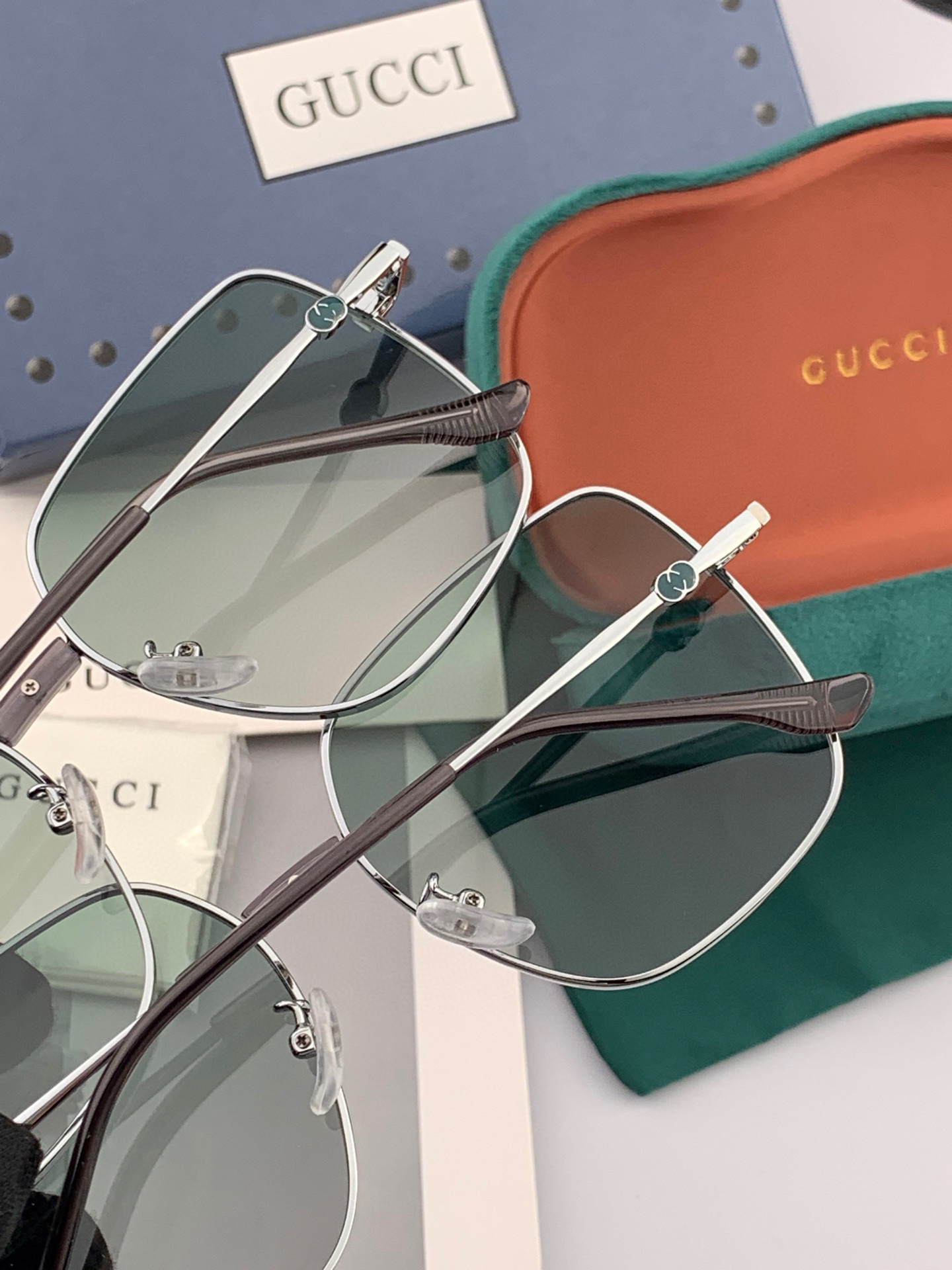   GUCCI 2025开春新款太阳镜 各路网红纷纷带起气场满分‼️ 俏皮甜美.上脸效果更佳.金属质感超