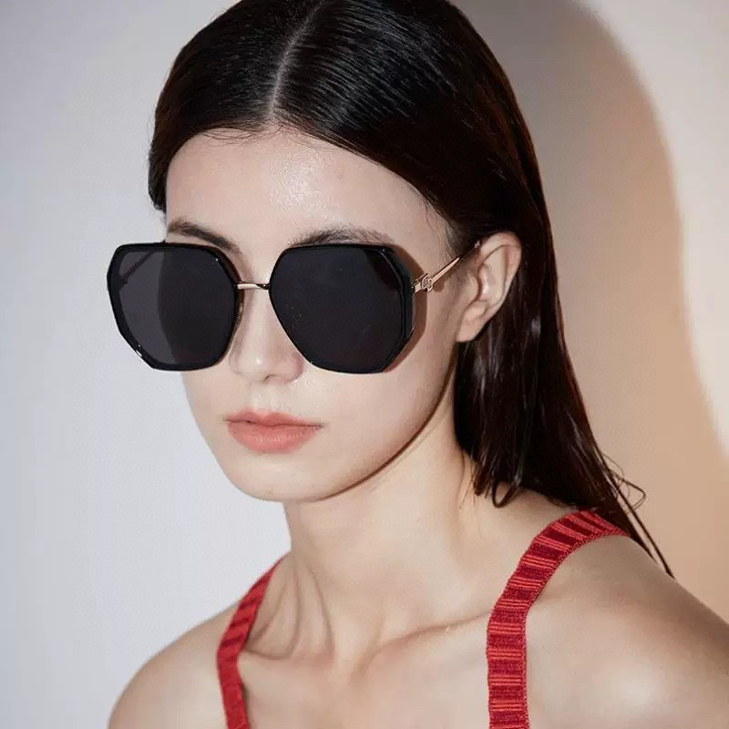   【DIOR】2025新款潮流爆款 时尚方框太阳镜 佩戴舒适 网红潮款墨镜  女士高清加厚偏光太阳镜🕶