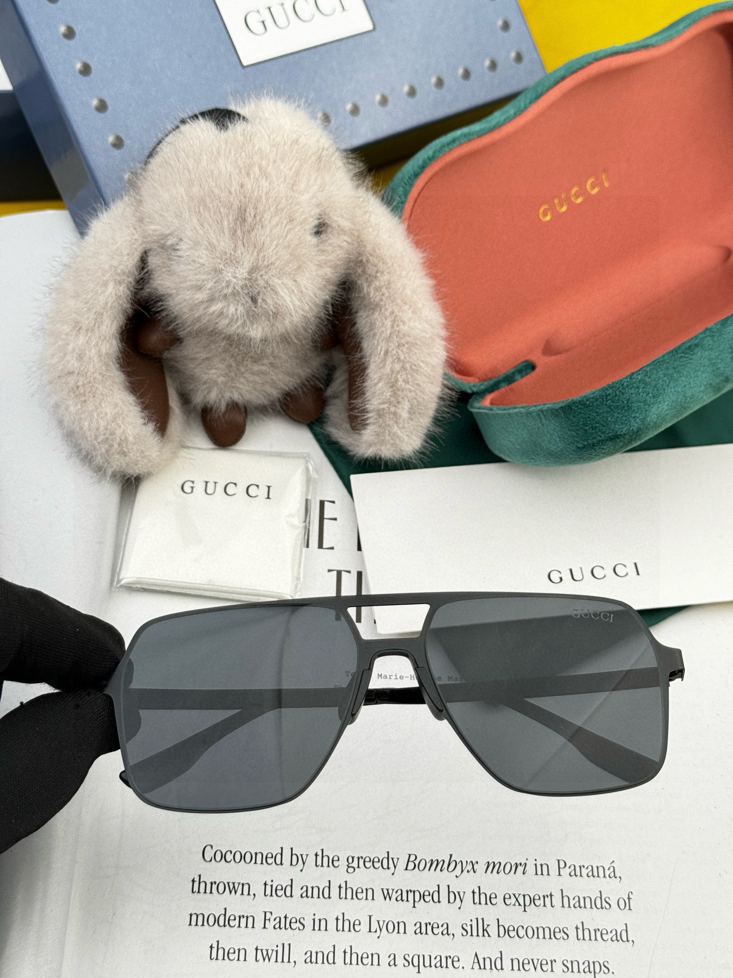         GUCCI 男款炫彩飞行员偏光太阳镜 ❤️材质：高清尼龙加厚卡槽高清偏光镜片 🌹无边框镜