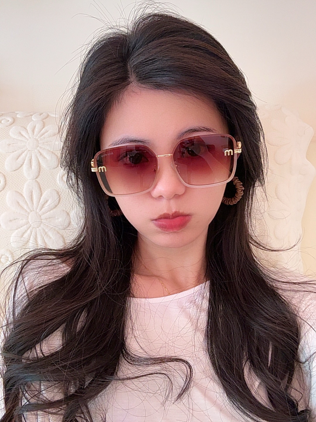 NO:356897,MIUMIU/Miao Miu 2025 new spring style shines new styles on stage. Sunglasses trendy products. Exquisite personal design. Simple and fashionable. The quality of the counter is worthy of possession. Absolutely trendy. Fashion items that enhance personal taste. Model M9407 glasses, sunglasses, glasses, miumiu19860909MIUMIU/缪缪2025开春新款闪耀新款璀璨登台 太阳镜潮品 精致个性设计简约时尚 专柜品质值得拥有 绝对潮爆 提升个人品味的时尚单品 型号M9407眼镜墨镜太阳镜,眼镜,miumiu,glasses