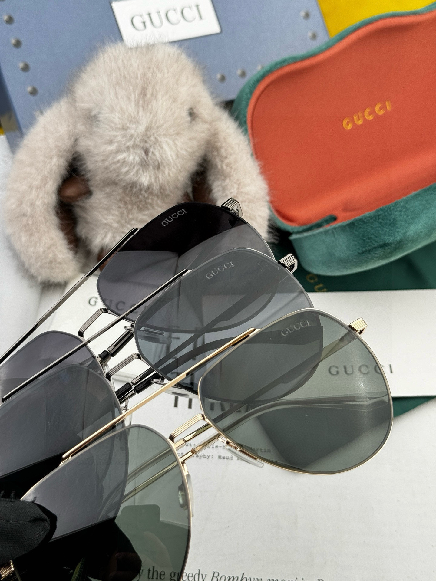         GUCCI 男款炫彩飞行员偏光太阳镜 ❤️材质：高清尼龙加厚卡槽高清偏光镜片 🌹无边框镜