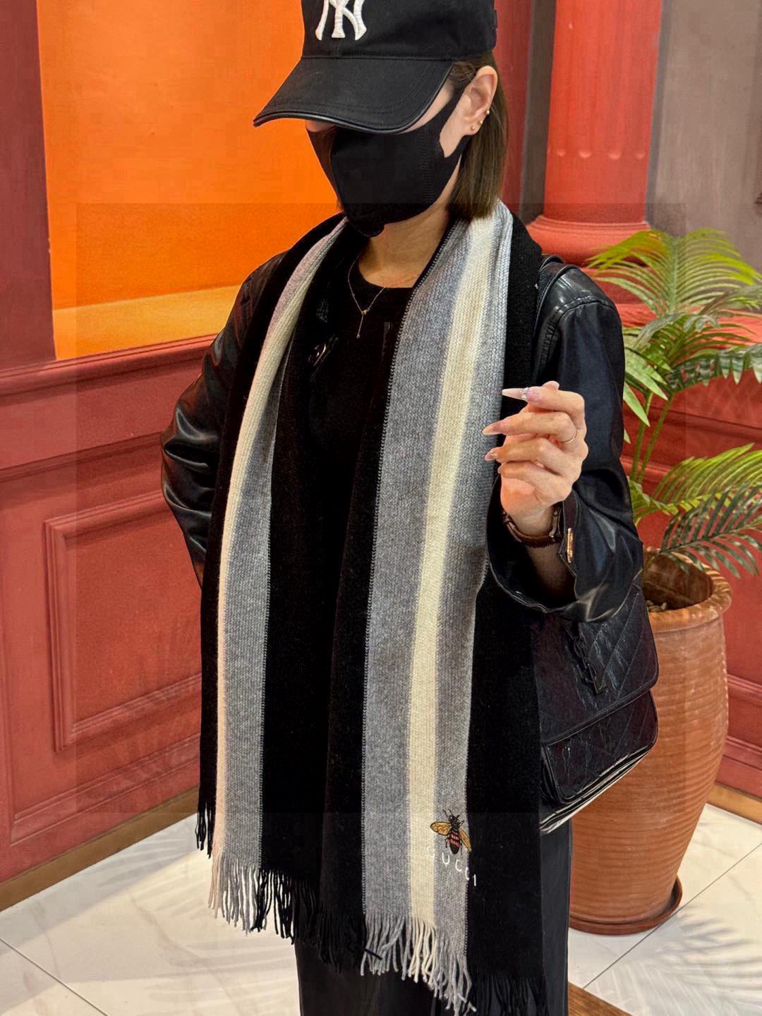   男女同款，百分百纯羊绒 Gucci 高端羊绒针织围巾！】可正式，可随意，非常Classical的设计