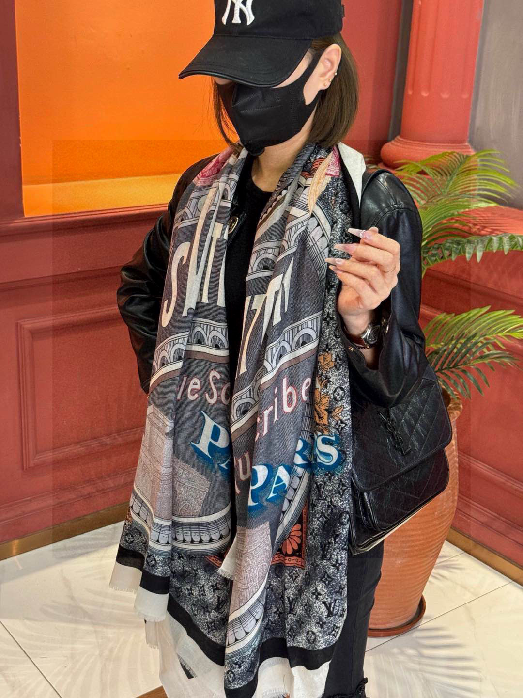   上新真心赞‼️【LV】薄羊绒长巾本款 羊绒长巾专柜同步‼️喷墨工艺呈现鲜活色彩。品质超级好‼️重磅巨